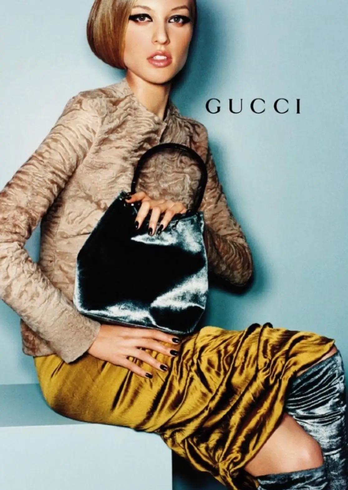 F/W 1999 Gucci by Tom Ford Grey Velvet Acrylic Ring Shoulder Hobo Bag