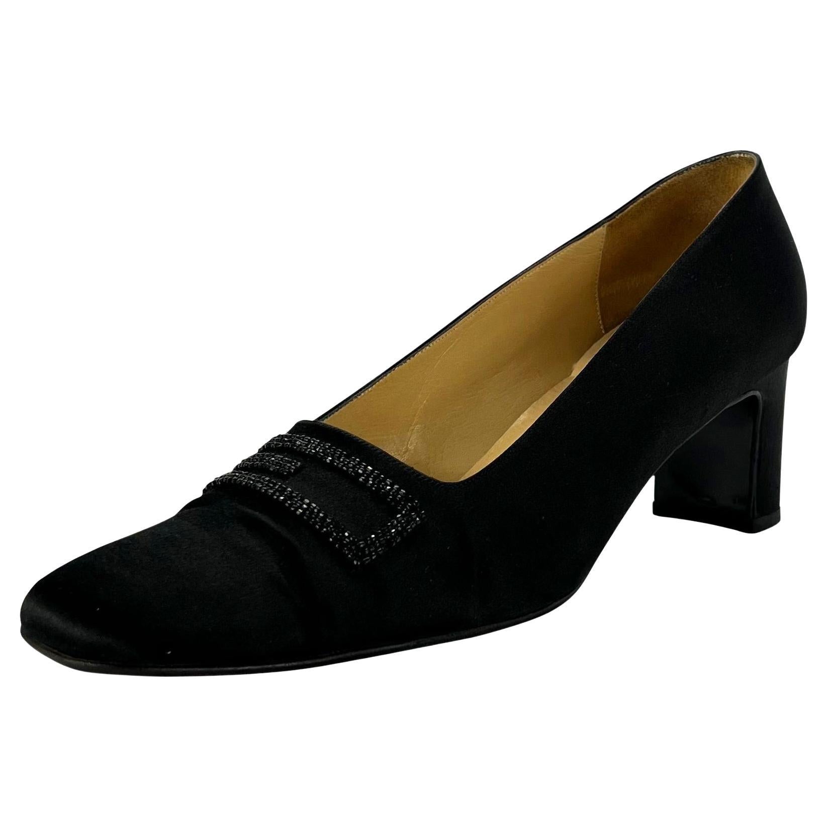 F/W 1996 Gucci by Tom Ford Beaded 'G' Logo Black Satin Evening Pumps Size 8.5 B