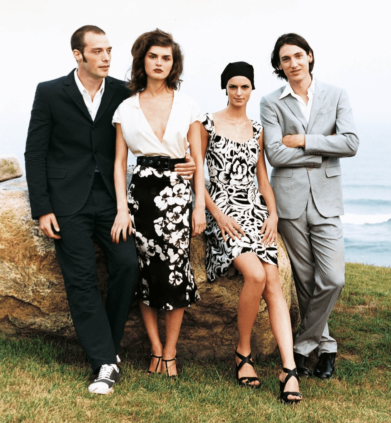 2002 Gucci by Tom Ford Abstract Black White Floral Logo Print Silk Dress - RealList