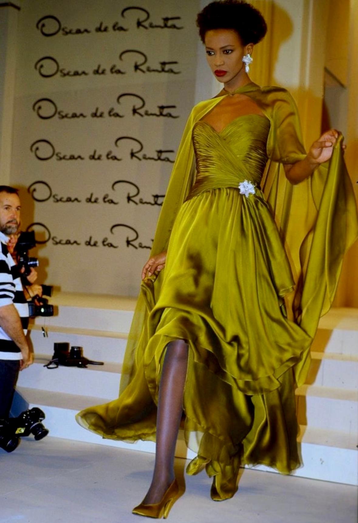 F/W 1989 Oscar de la Renta Runway Chartreuse Chiffon Strapless Gown