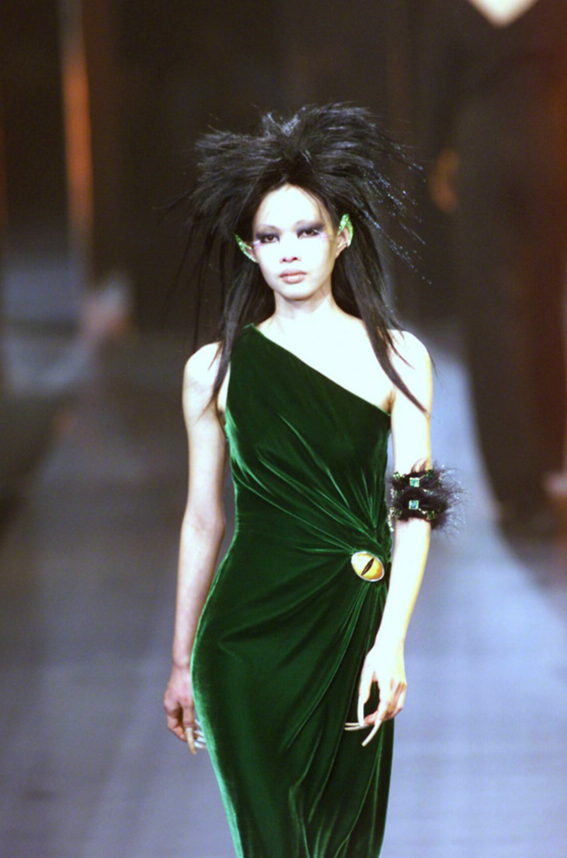 F/W 2000 Thierry Mugler Runway Surrealist Cat Eye Brooch Green Velvet Evening Gown