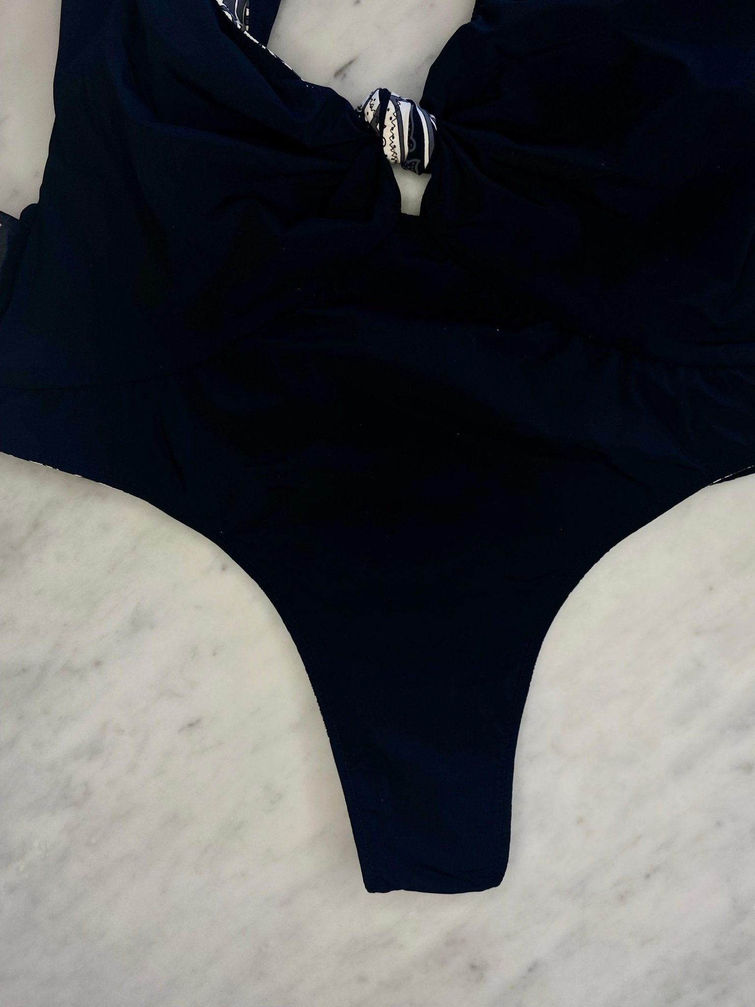 Cruise 2004 Gucci by Tom Ford Black Bandana Print One Piece Thong Swimsuit - RealList