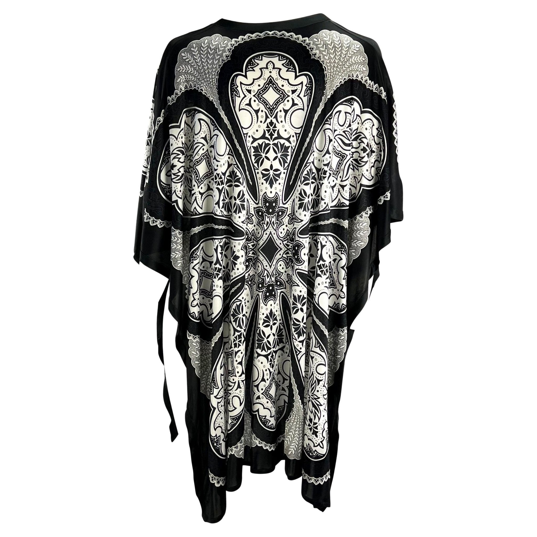 Cruise 2004 Gucci by Tom Ford Black & White Paisley Kaftan Cover - Up Top - RealList