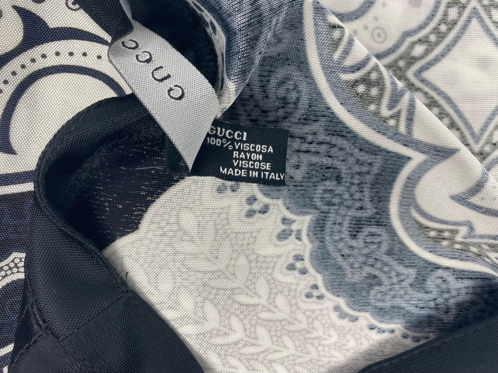 Cruise 2004 Gucci by Tom Ford Black & White Paisley Kaftan Cover - Up Top - RealList