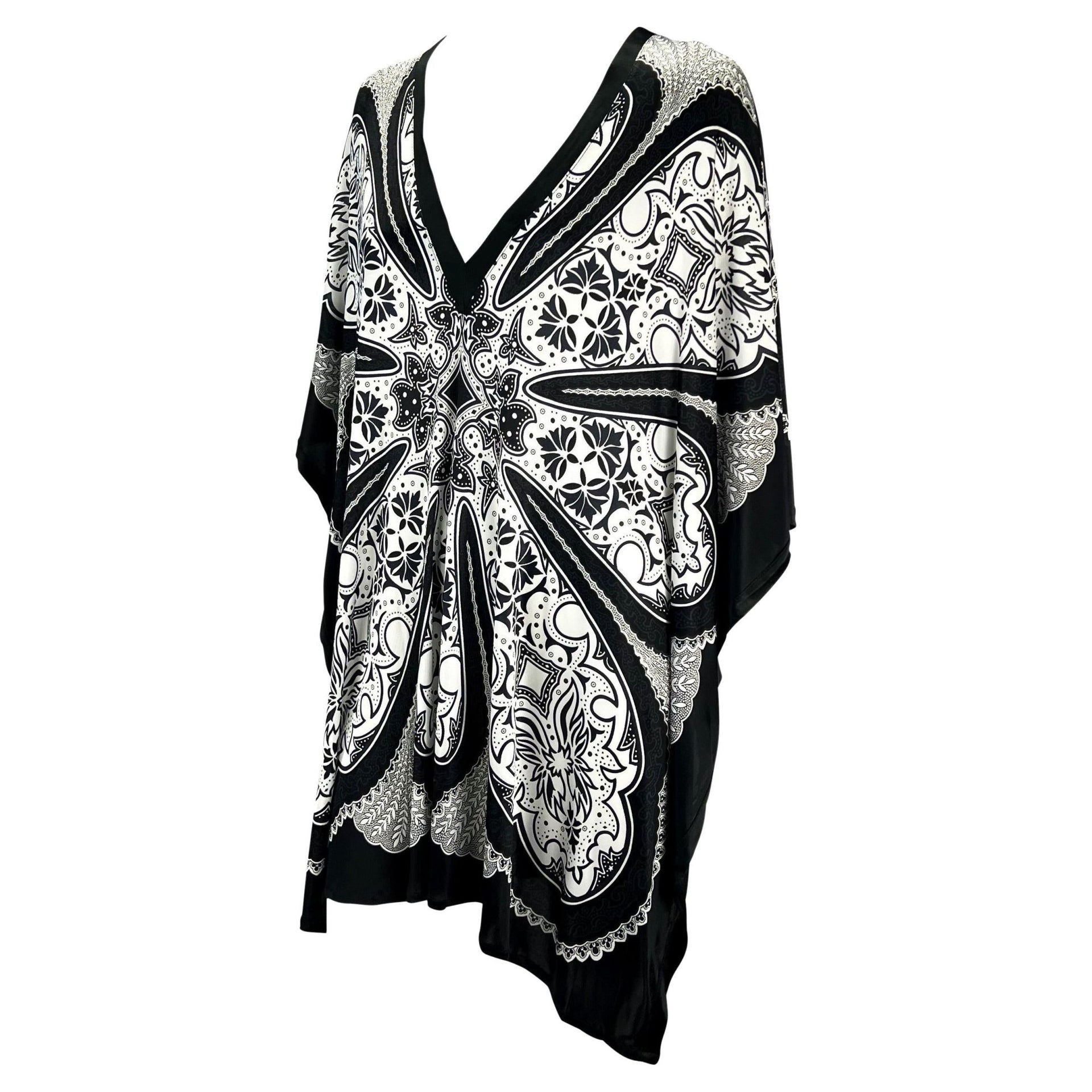 Cruise 2004 Gucci by Tom Ford Black & White Paisley Kaftan Cover - Up Top - RealList