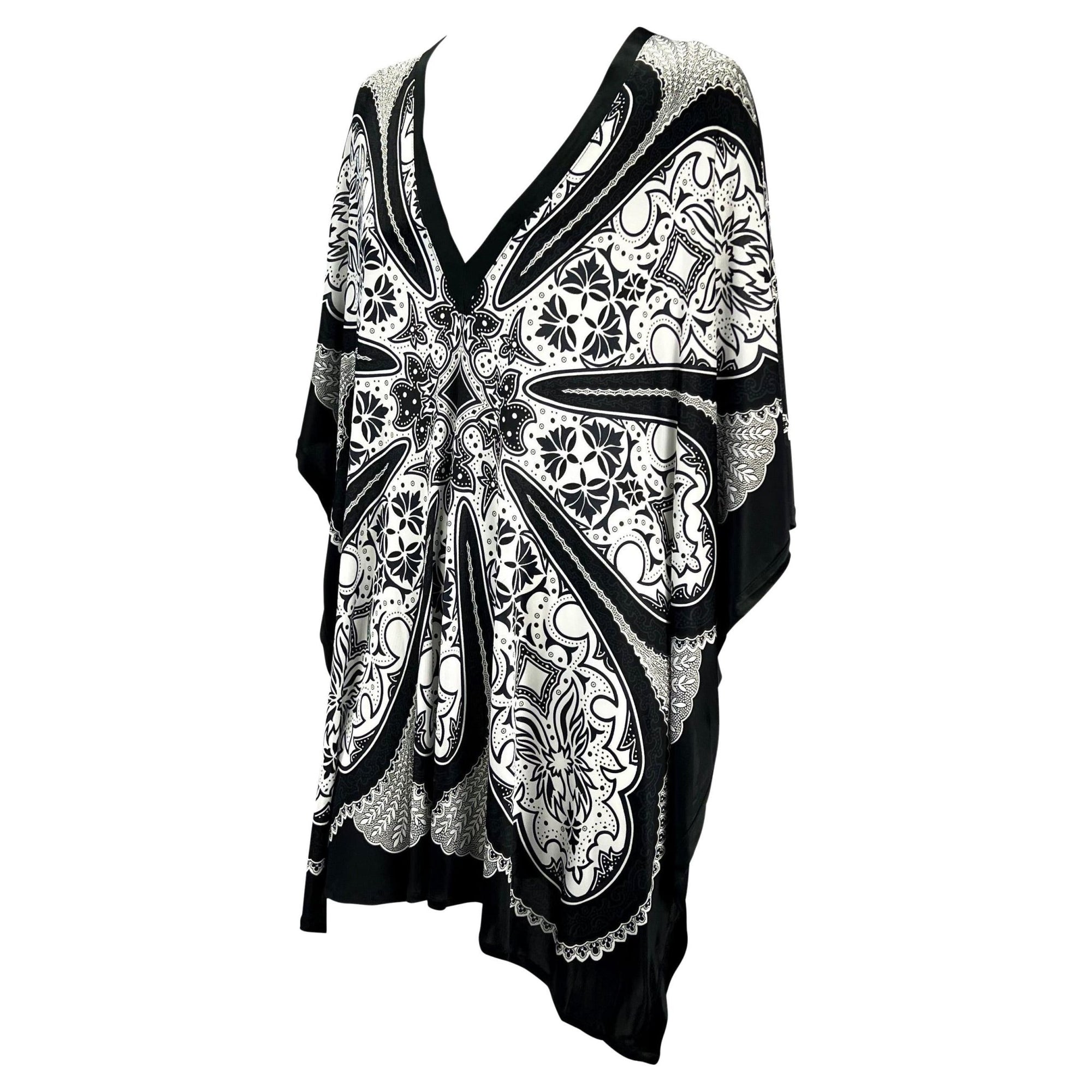 Cruise 2004 Gucci by Tom Ford Black & White Paisley Kaftan Cover - Up Top - RealList