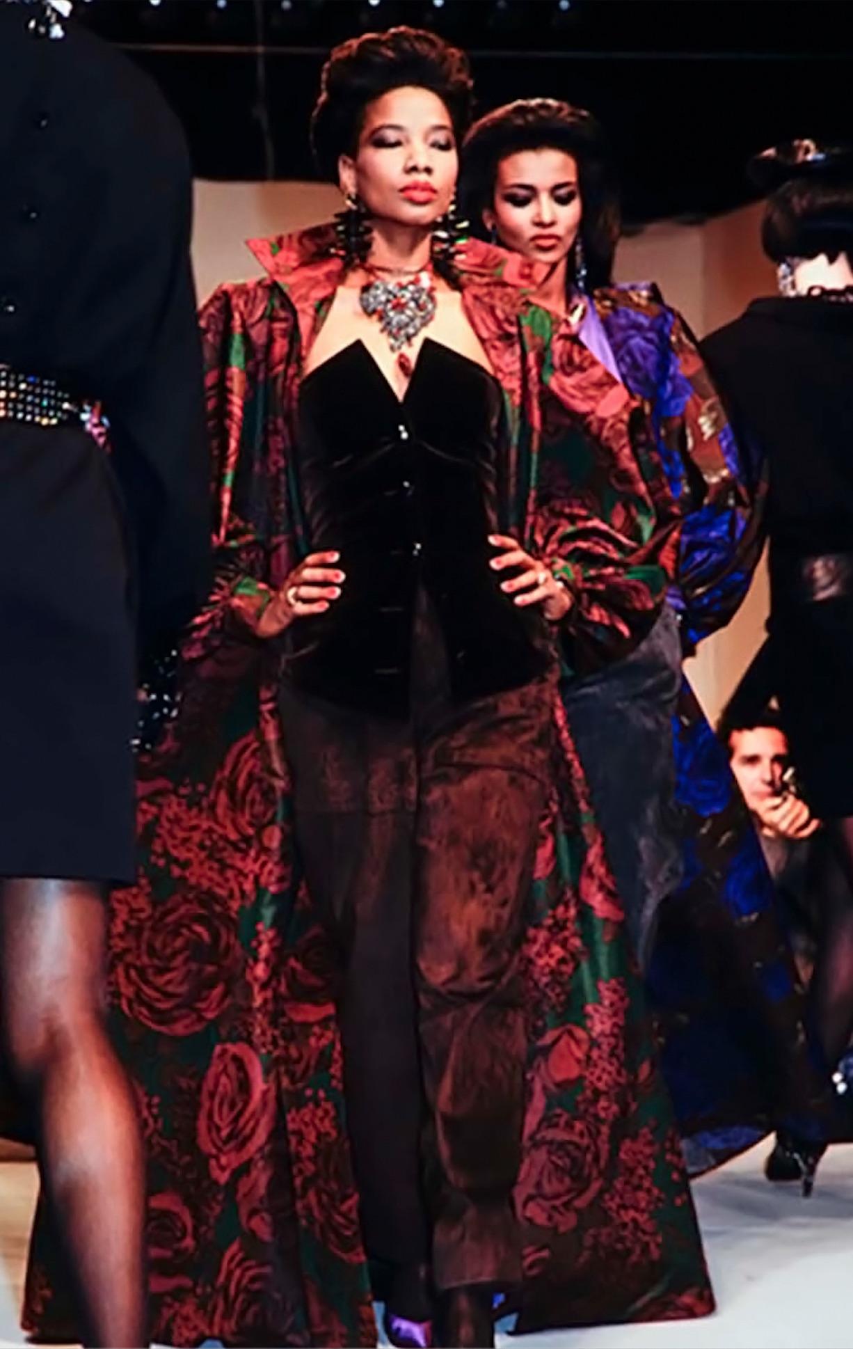 F/W 1985 Saint Laurent Runway Black Velvet Corseted Strapless Button Up Top - RealList