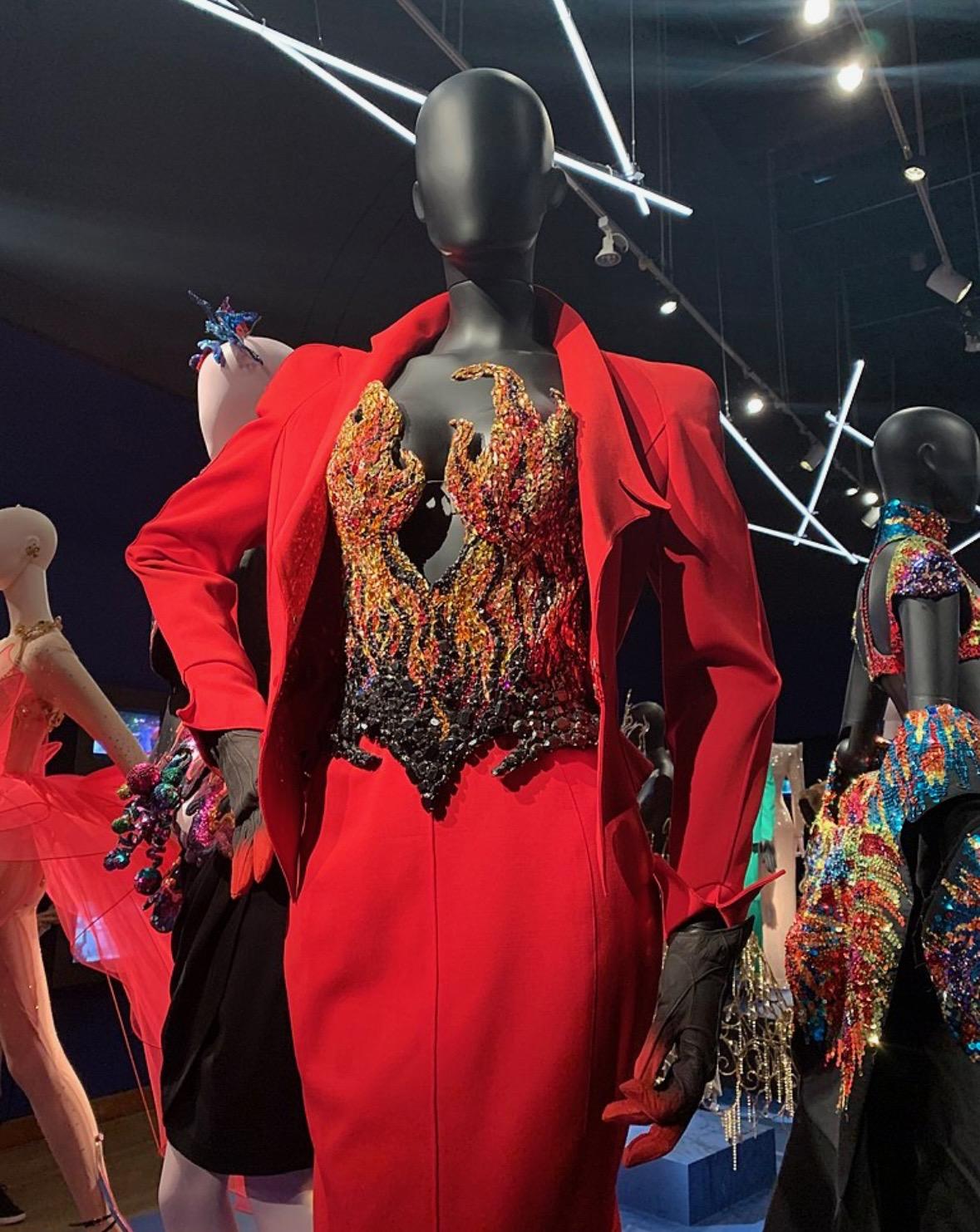 F/W 1988 Thierry Mugler Museum Red 'Les Infernales' Fiery Red Skirt Suit - RealList