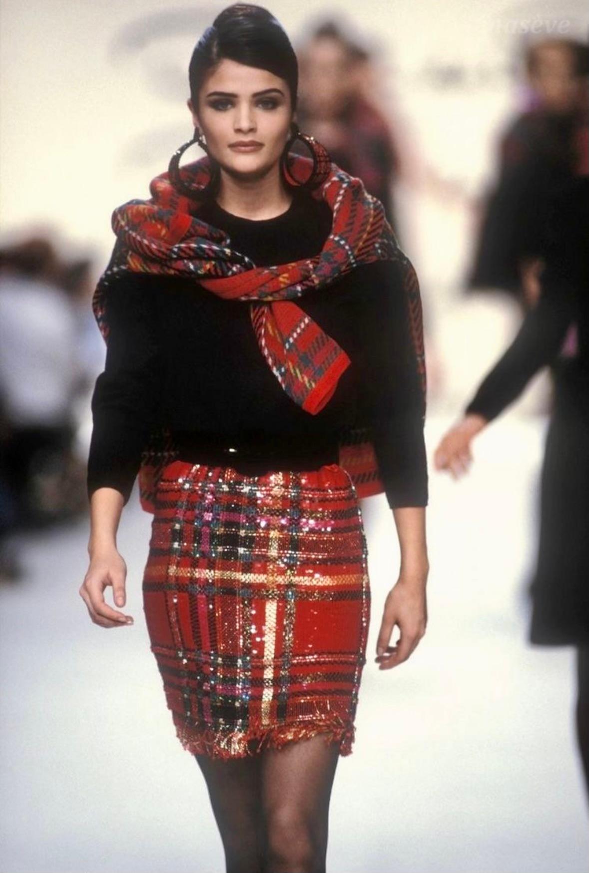 F/W 1991 Oscar de La Renta Runway Red Tartan Sequin Beaded Fringe Pencil Skirt - RealList
