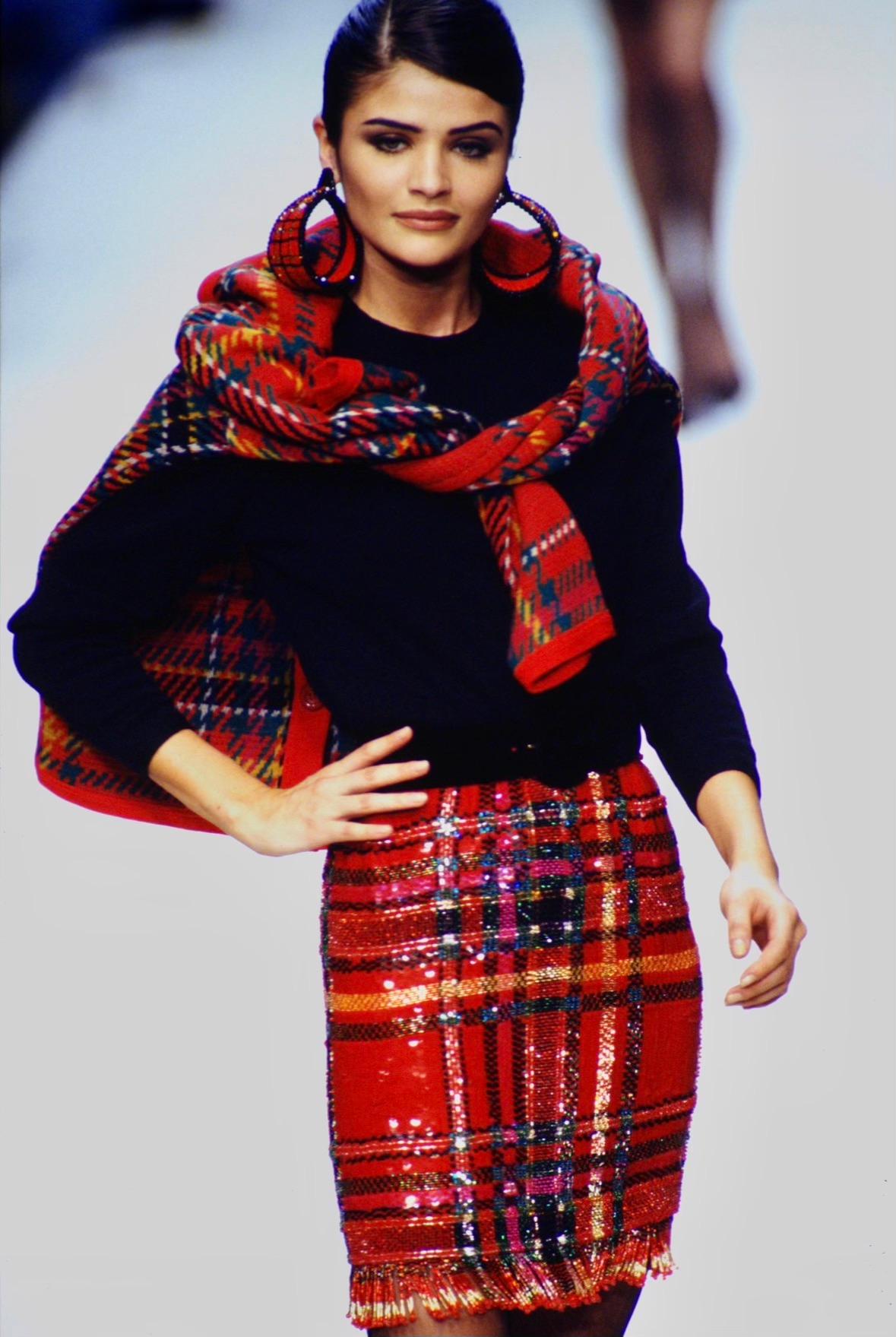 F/W 1991 Oscar de La Renta Runway Red Tartan Sequin Beaded Fringe Pencil Skirt - RealList