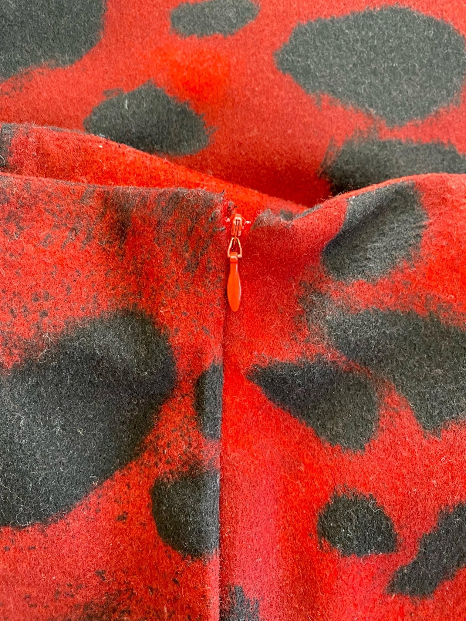 F/W 1992 Gianni Versace Red Leopard Print Skirt Suit - RealList