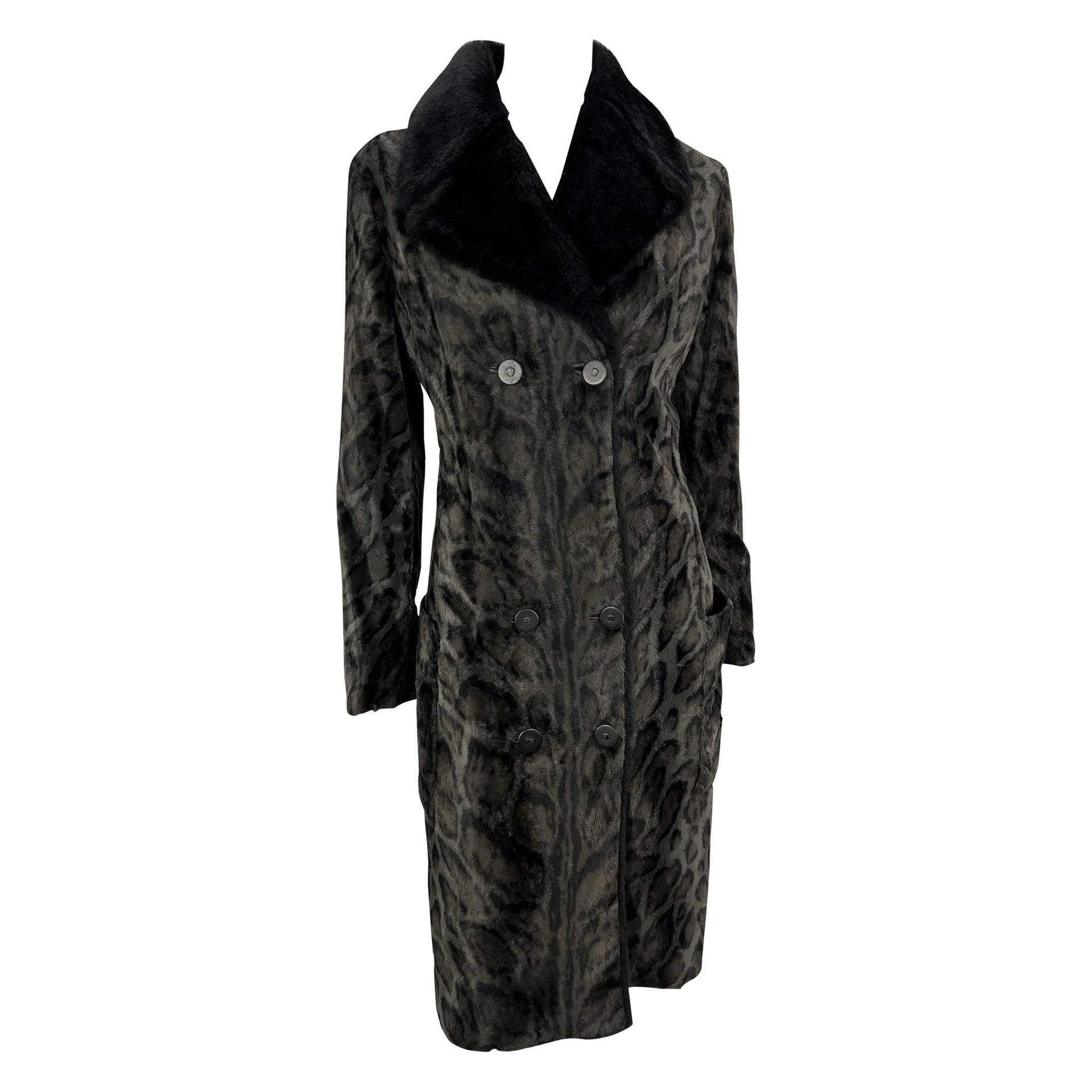 F/W 1996 Gianni Versace Black Leopard Faux Fur Sample Double Breasted Coat - RealList