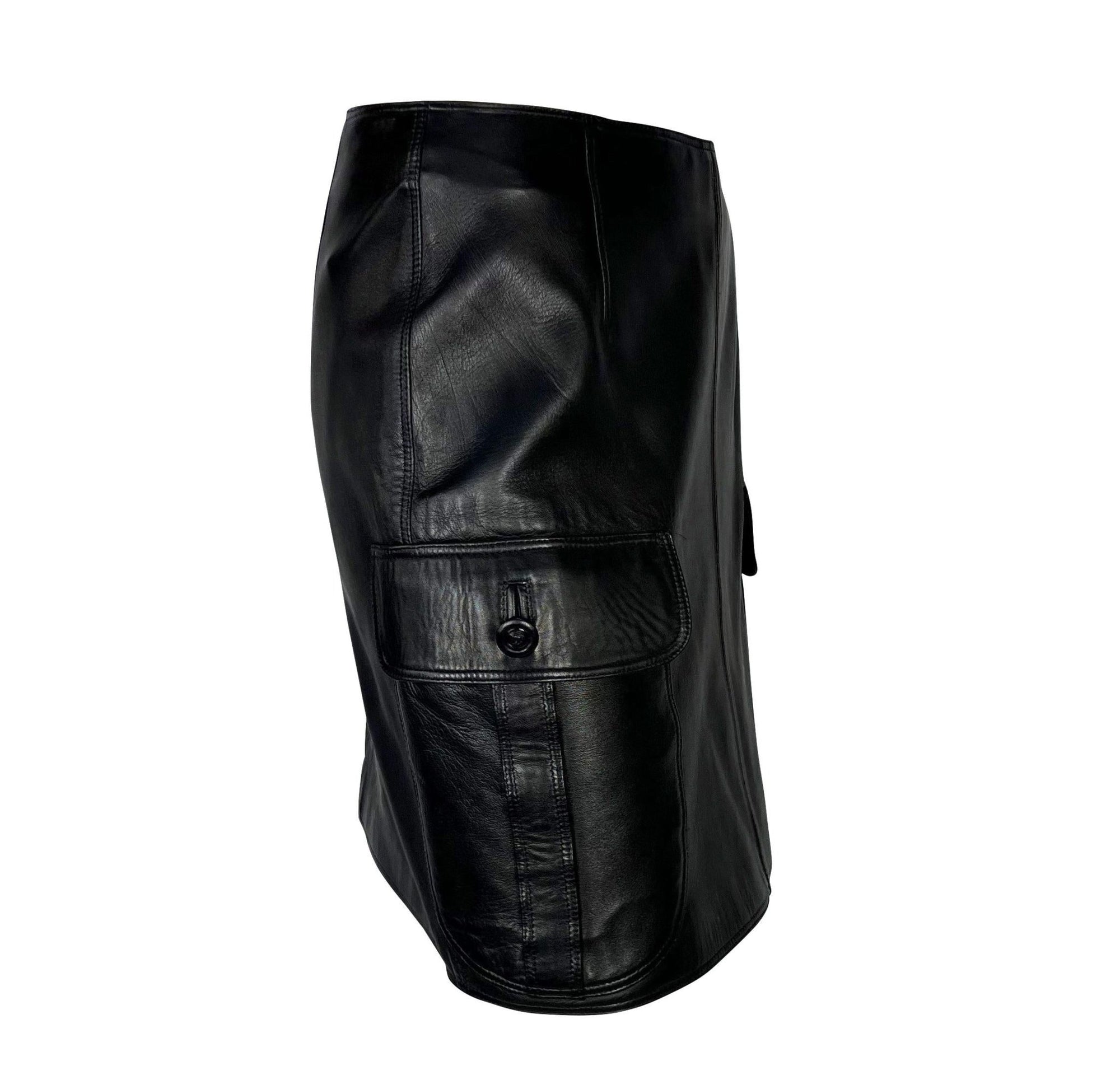 F/W 1996 Gianni Versace Runway Black Leather Medusa Pocket Mini Skirt - RealList