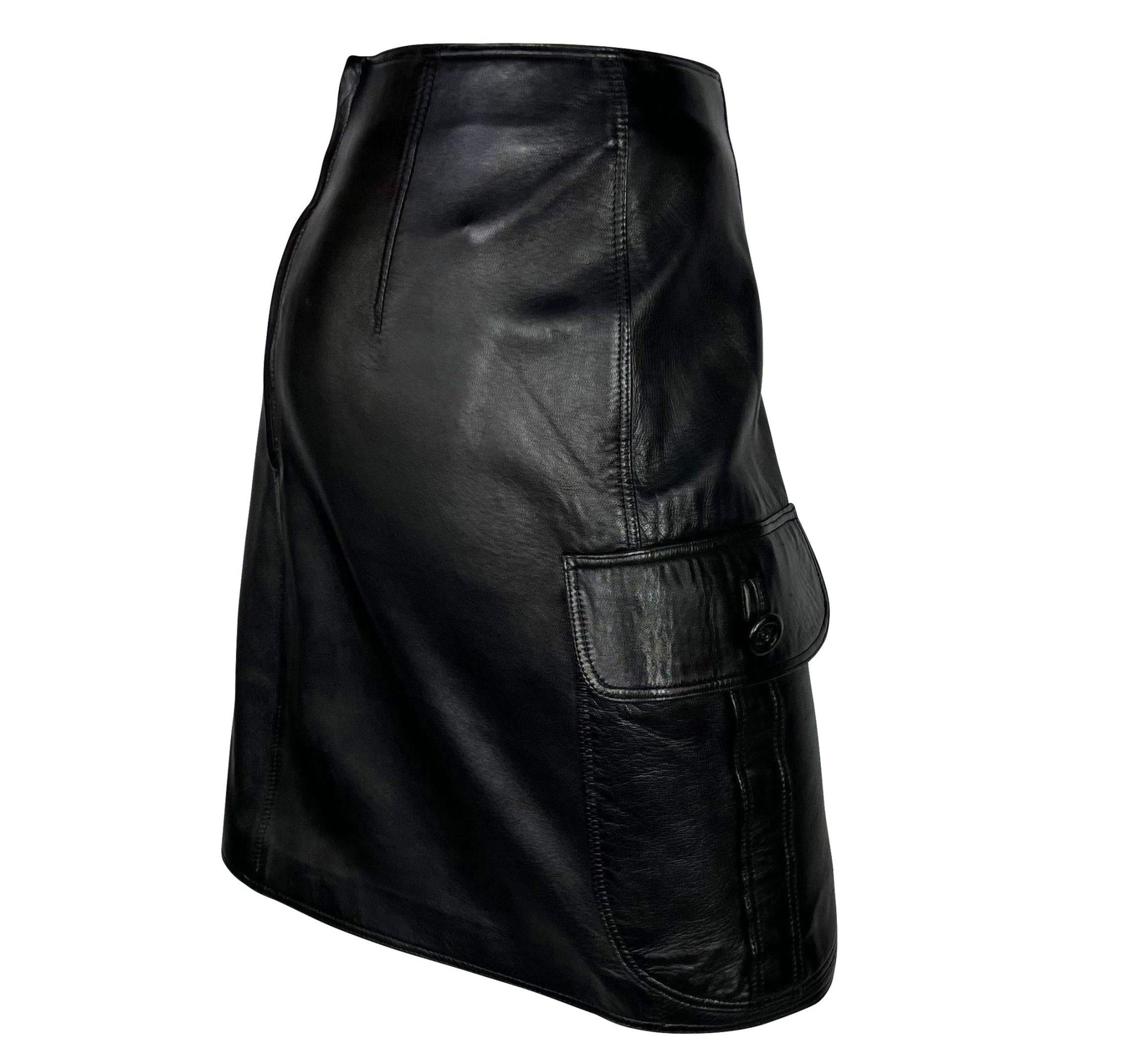 F/W 1996 Gianni Versace Runway Black Leather Medusa Pocket Mini Skirt - RealList