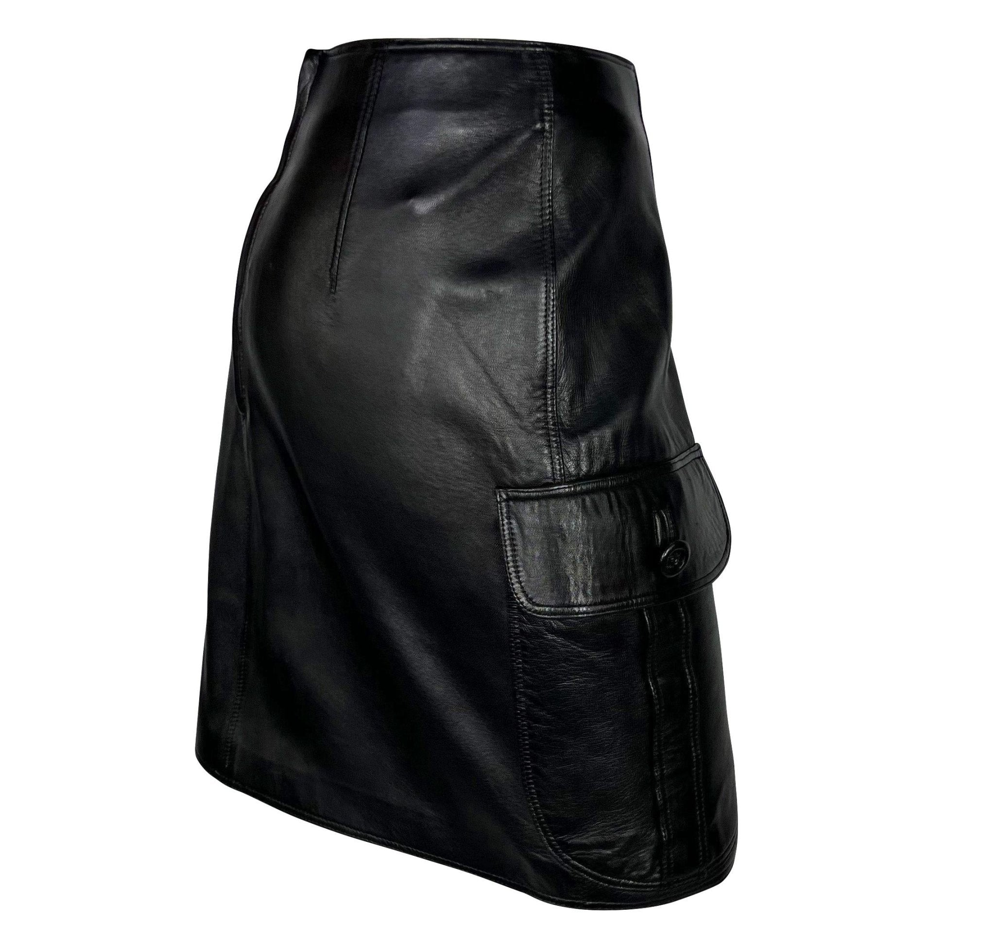 F/W 1996 Gianni Versace Runway Black Leather Medusa Pocket Mini Skirt - RealList