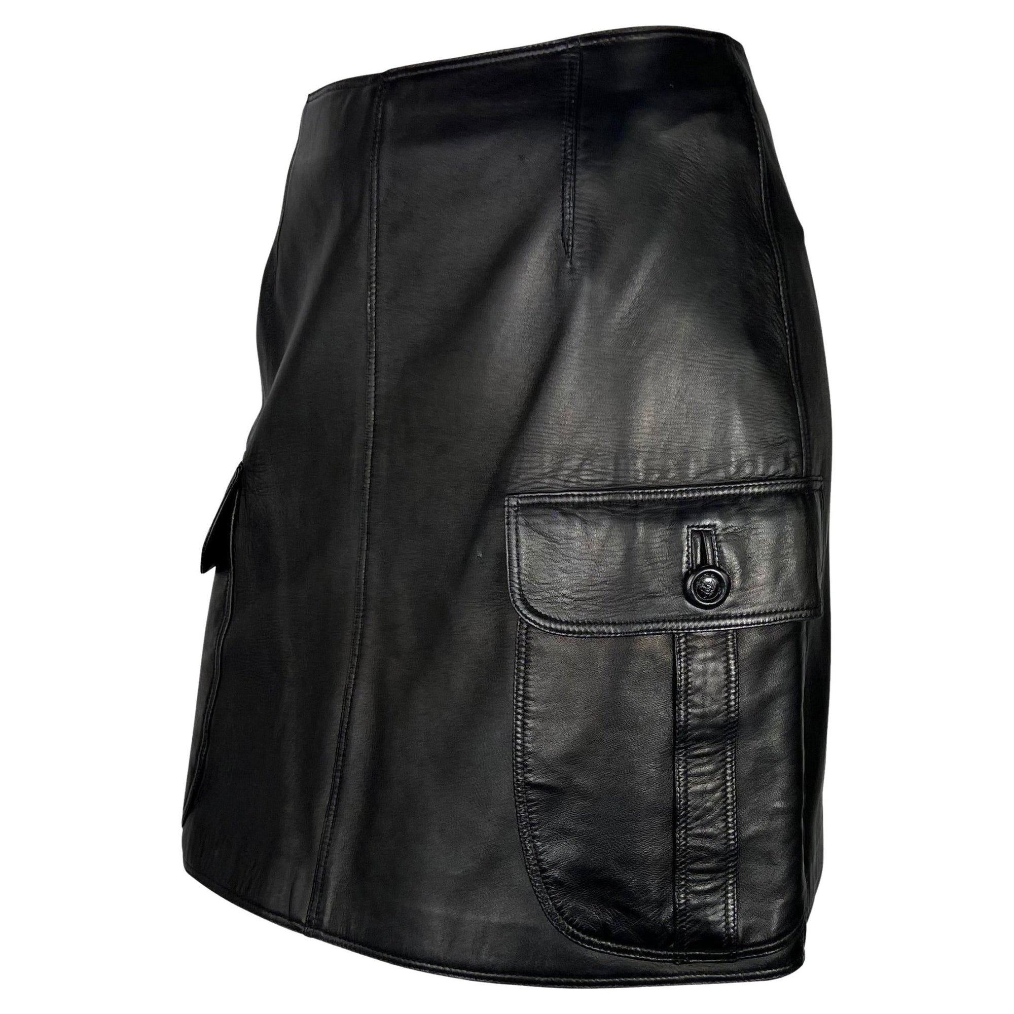 F/W 1996 Gianni Versace Runway Black Leather Medusa Pocket Mini Skirt - RealList