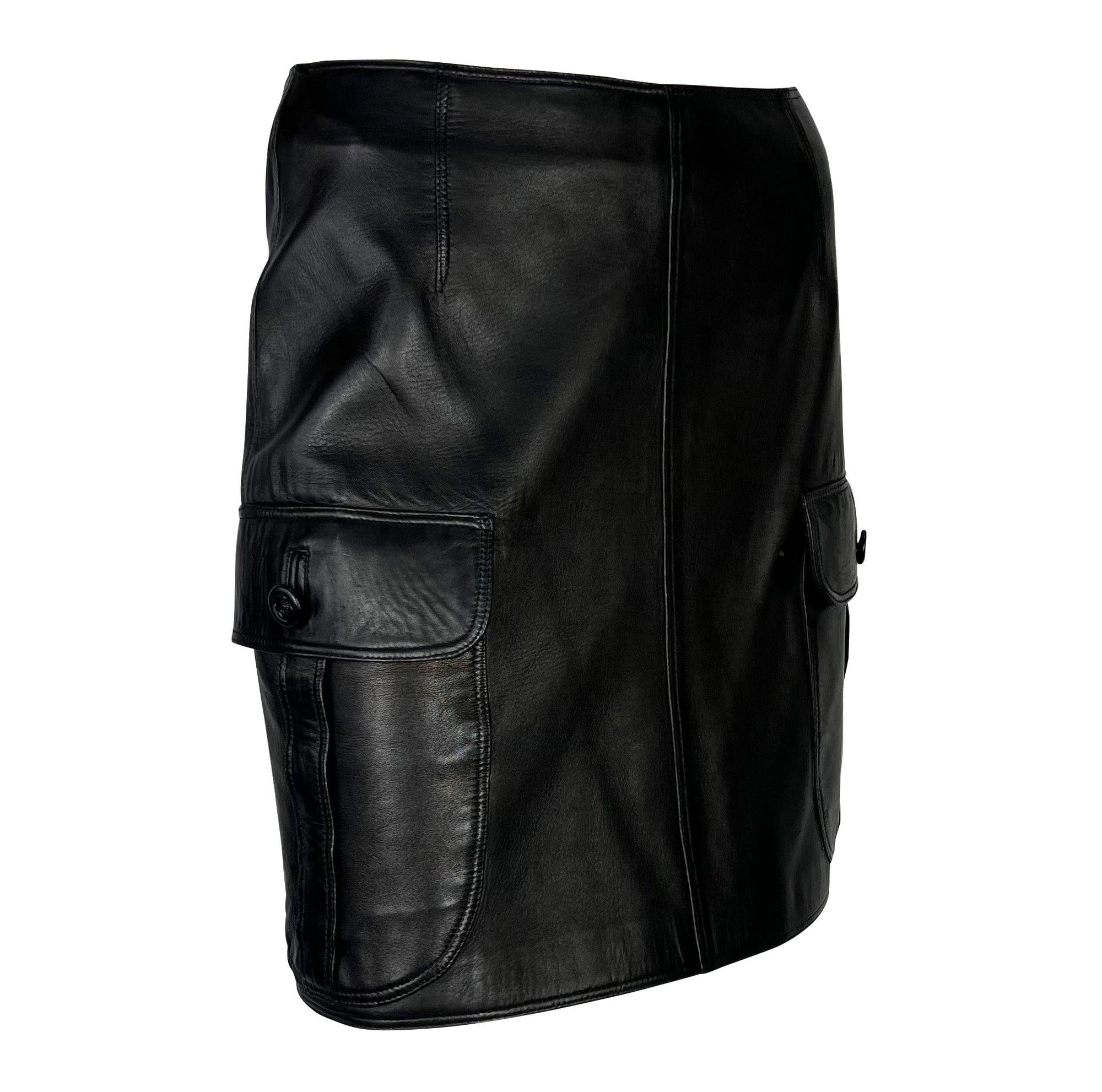 F/W 1996 Gianni Versace Runway Black Leather Medusa Pocket Mini Skirt - RealList