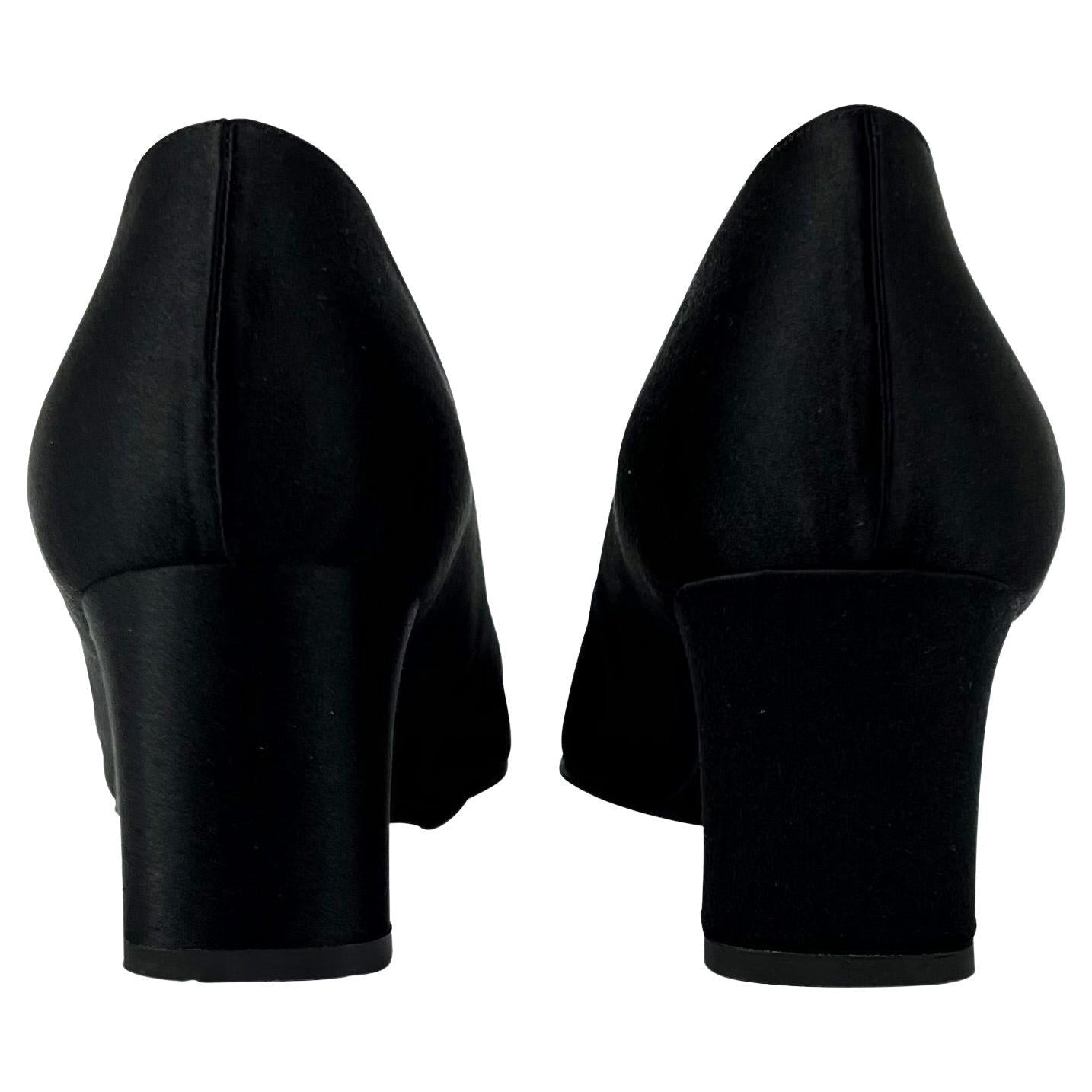 F/W 1996 Gucci by Tom Ford Beaded 'G' Logo Black Satin Evening Pumps Size 8.5 B - RealList