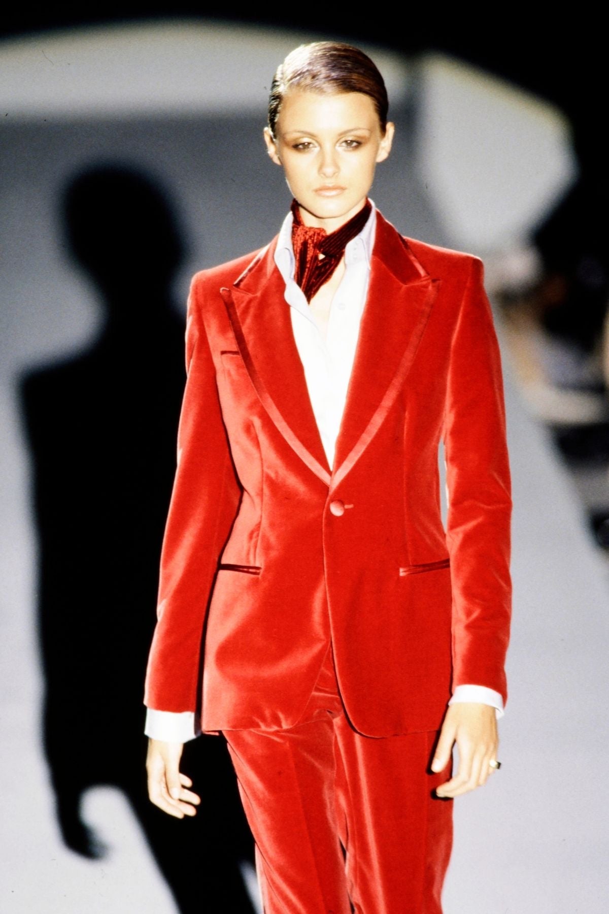 F/W 1996 Gucci by Tom Ford Famous Runway Red Cotton Velvet Satin Trim Tuxedo Suit - RealList