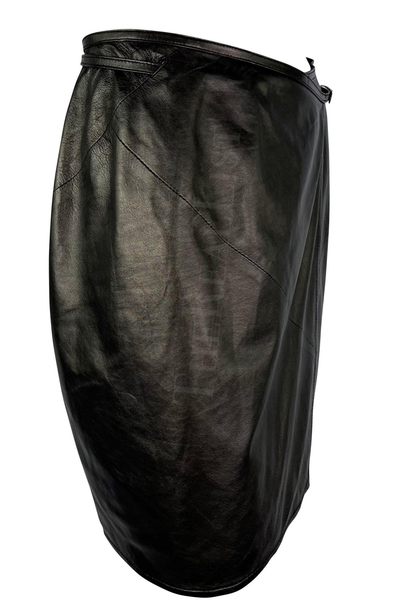 F/W 1997 Gucci by Tom Ford G Buckle Metallic Black Leather Mini Wrap Skirt - RealList