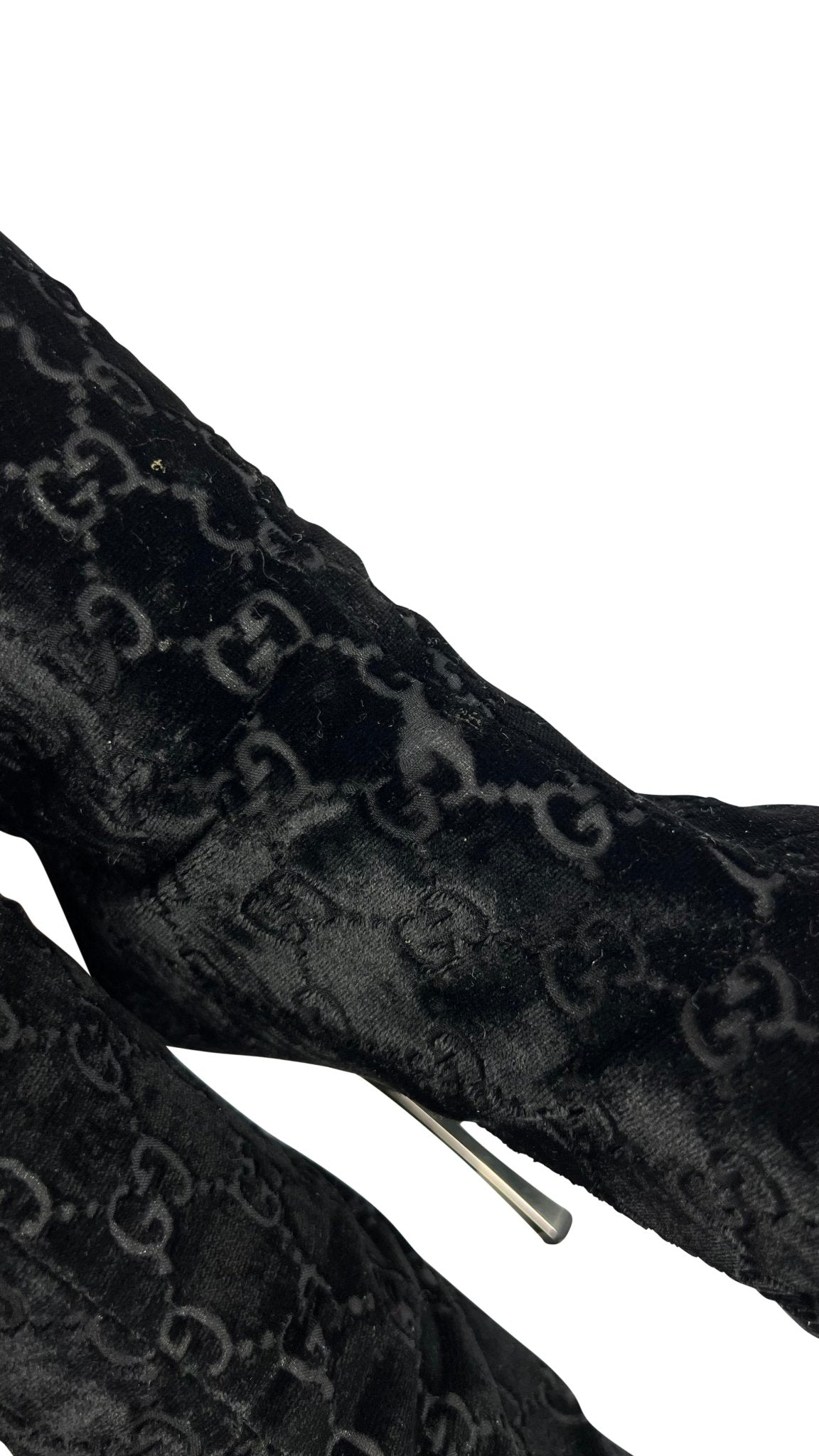 F/W 1997 Gucci by Tom Ford 'GG' Monogram Black Velvet Heel Boots Size 7.5B - RealList