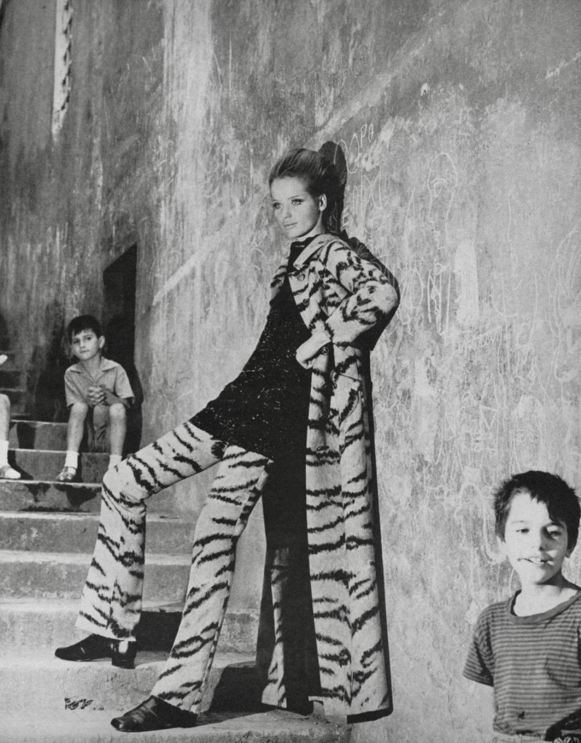 F/W 1997 Valentino Garavani Brown Satin Animal Print Full Length Coat Jacket - RealList