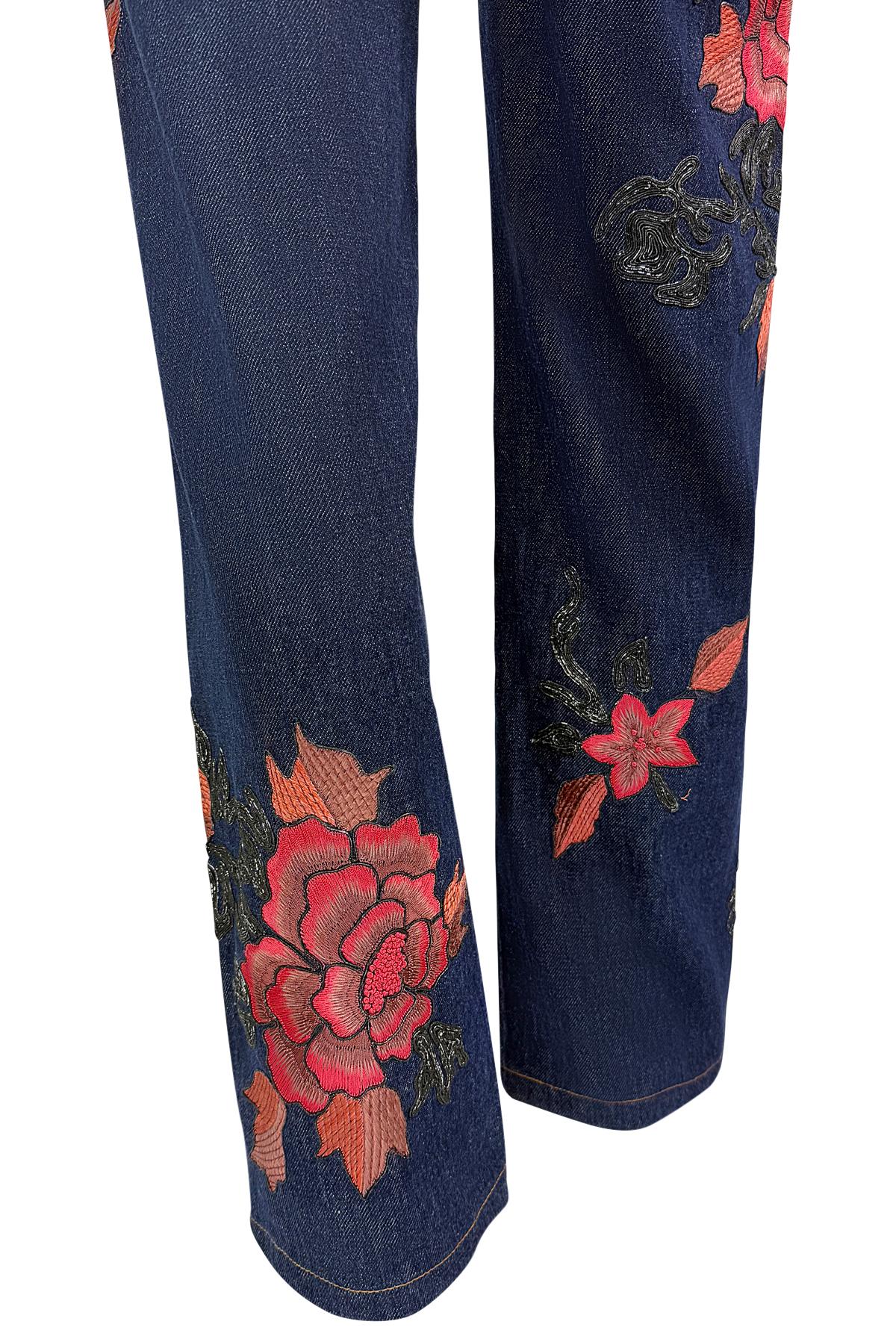 F/W 1999 Gucci by Tom Ford Pink Floral Embroidery Dark Wash Denim Jeans - RealList