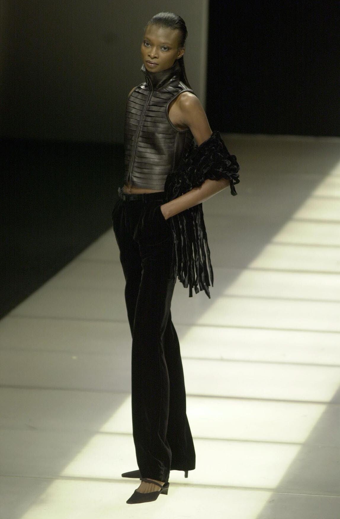 F/W 2000 Giorgio Armani Black Leather Strip Strapless Bustier Crop Top - RealList