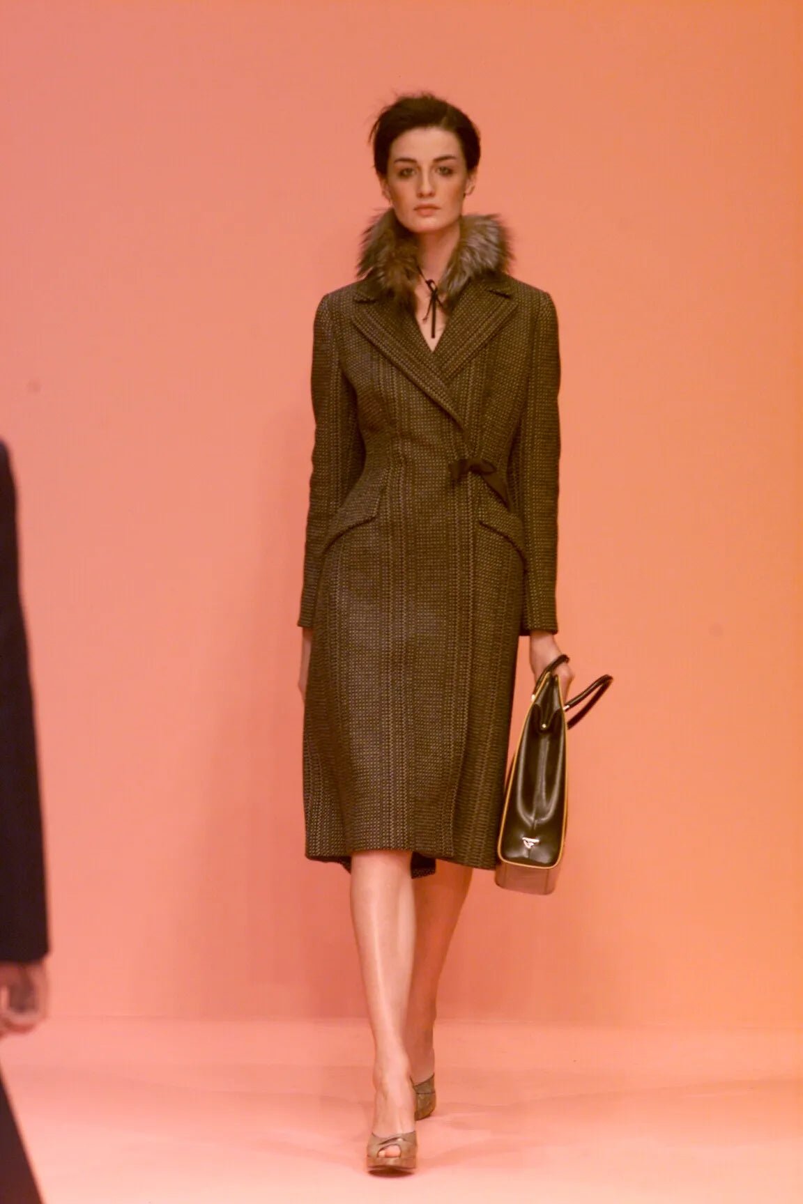 F/W 2000 Prada Runway Brown Genuine Brown Fox Fur Mini Scarf Collar - RealList