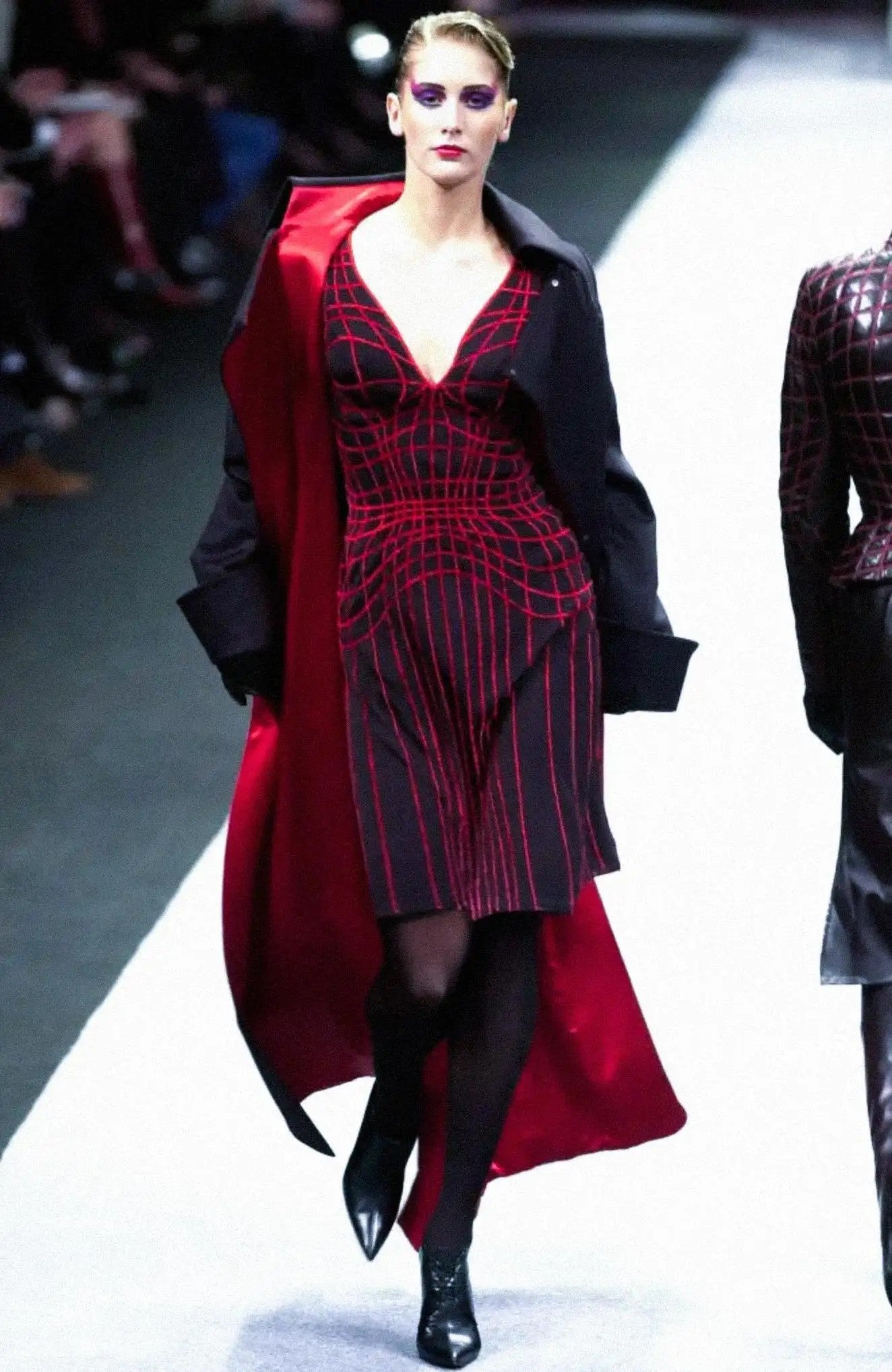 F/W 2001 Thierry Mugler Contour Outline Black Knit Bodycon Dress - RealList