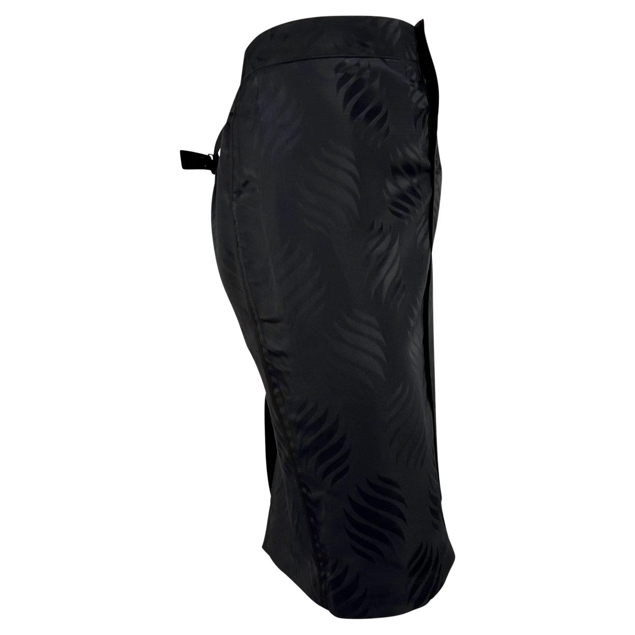 F/W 2002 Gucci by Tom Ford Navy Silk Buckle Skirt - RealList