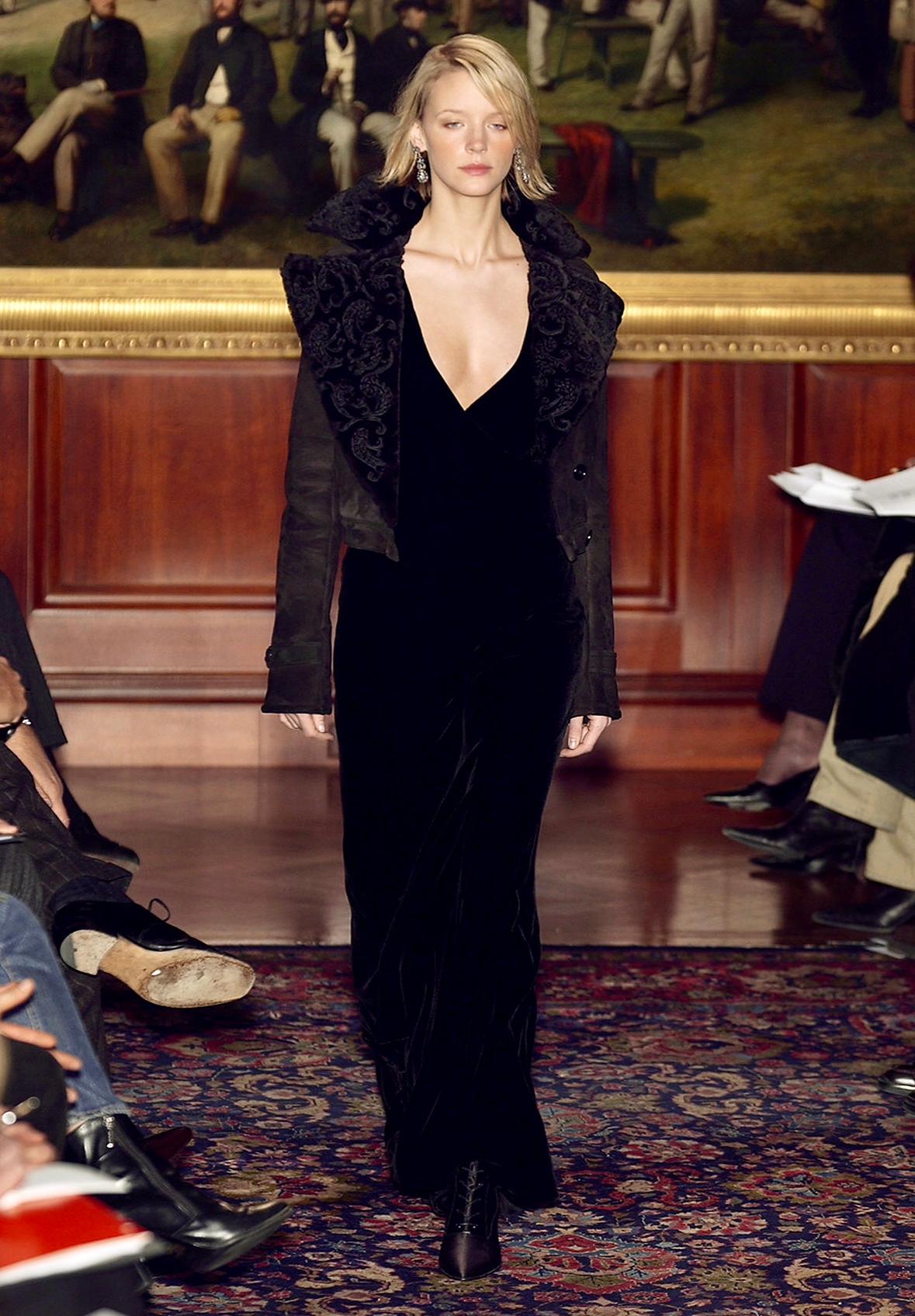 F/W 2002 Ralph Lauren Runway Plunging V Neckline Black Velvet Sleeveless Gown - RealList
