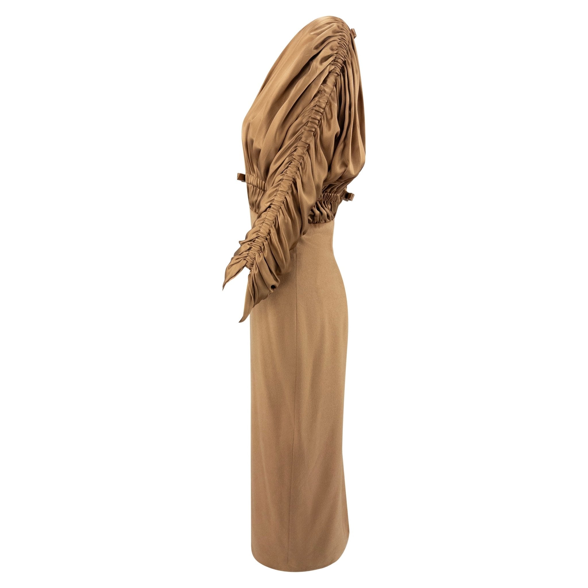 F/W 2003 Gianfranco Ferré Beyoncé Runway Plunging Long Sleeve Cocktail Dress - RealList