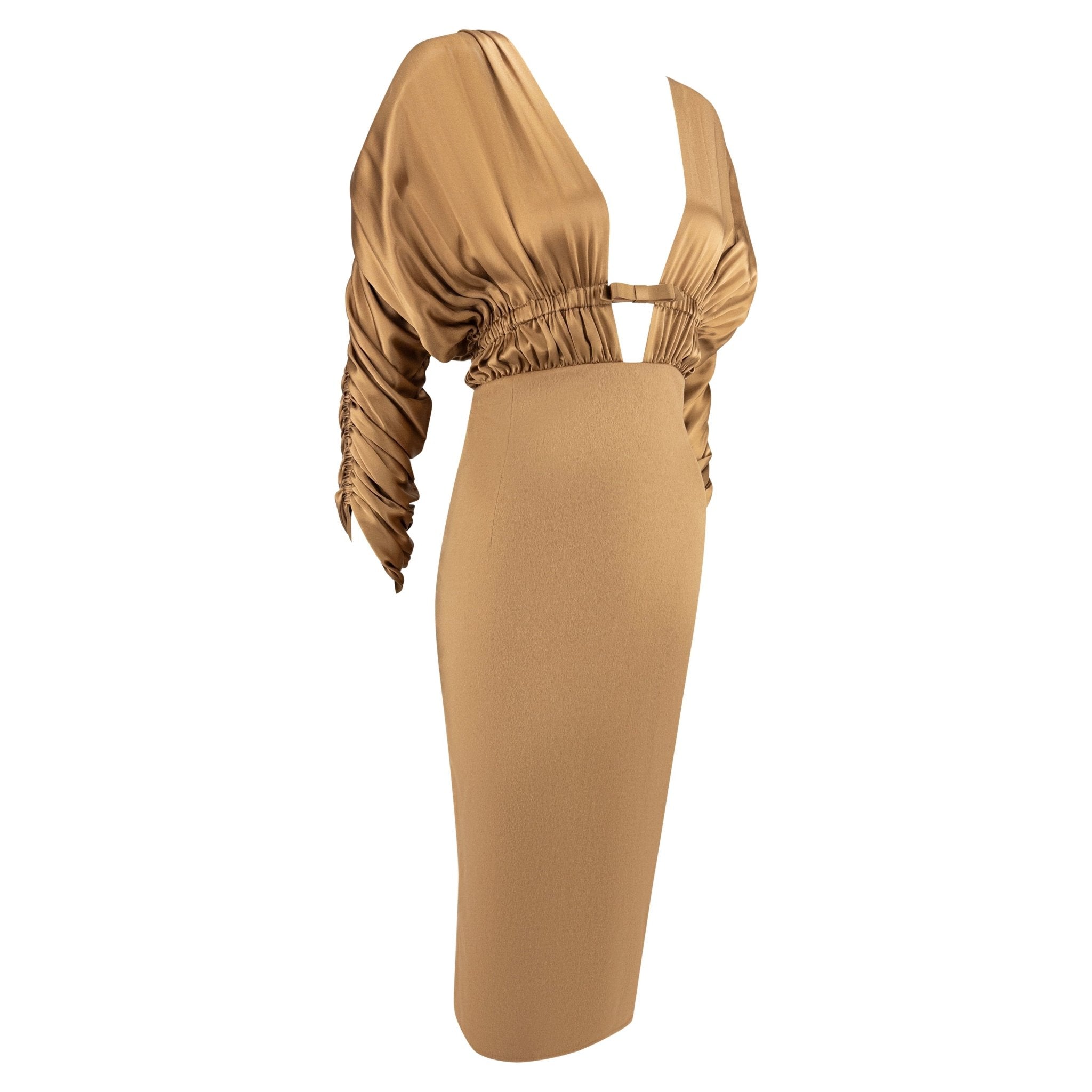 F/W 2003 Gianfranco Ferré Beyoncé Runway Plunging Long Sleeve Cocktail Dress - RealList