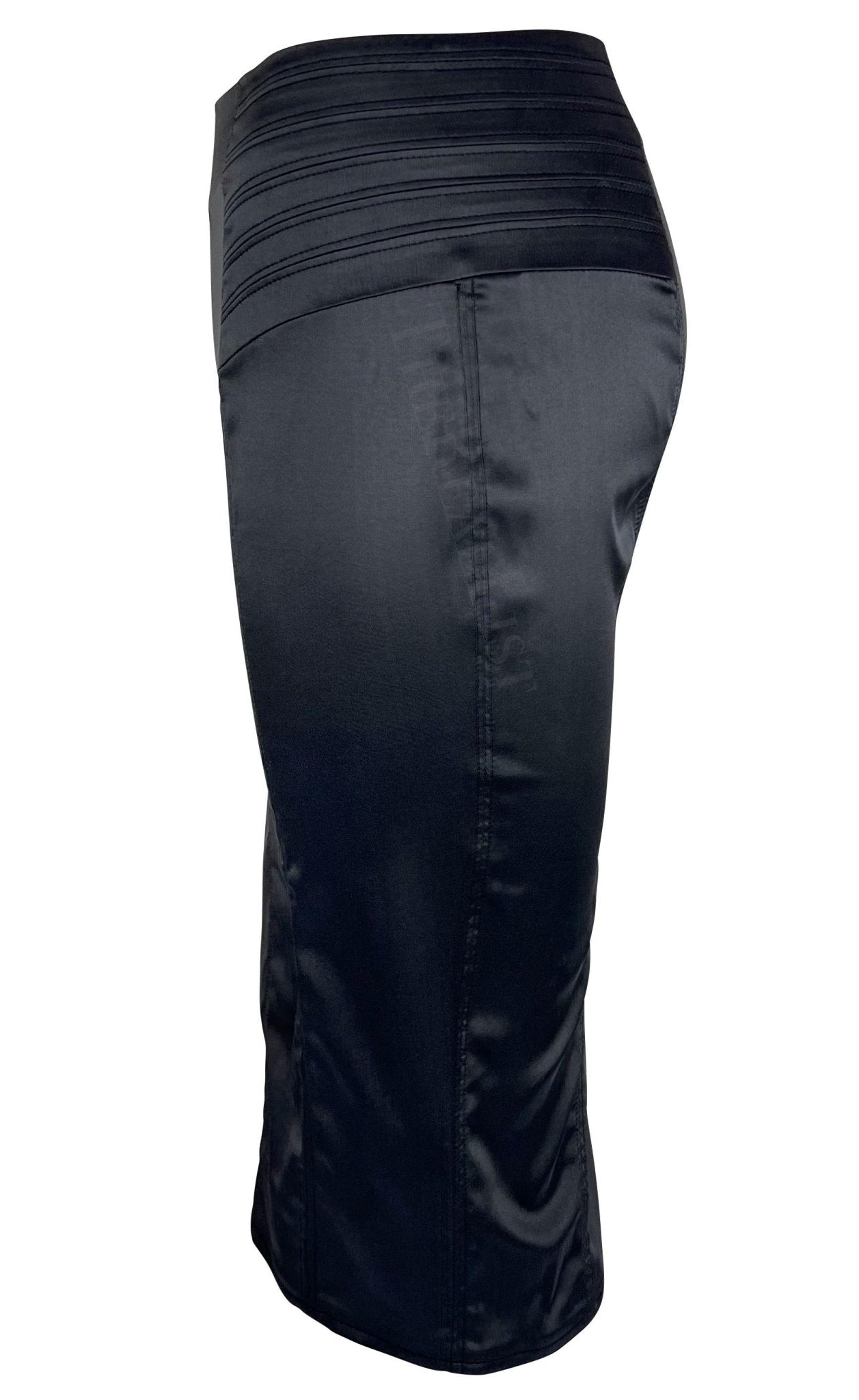 F/W 2003 Gucci by Tom Ford Grey Silk Satin Bodycon Skirt - RealList