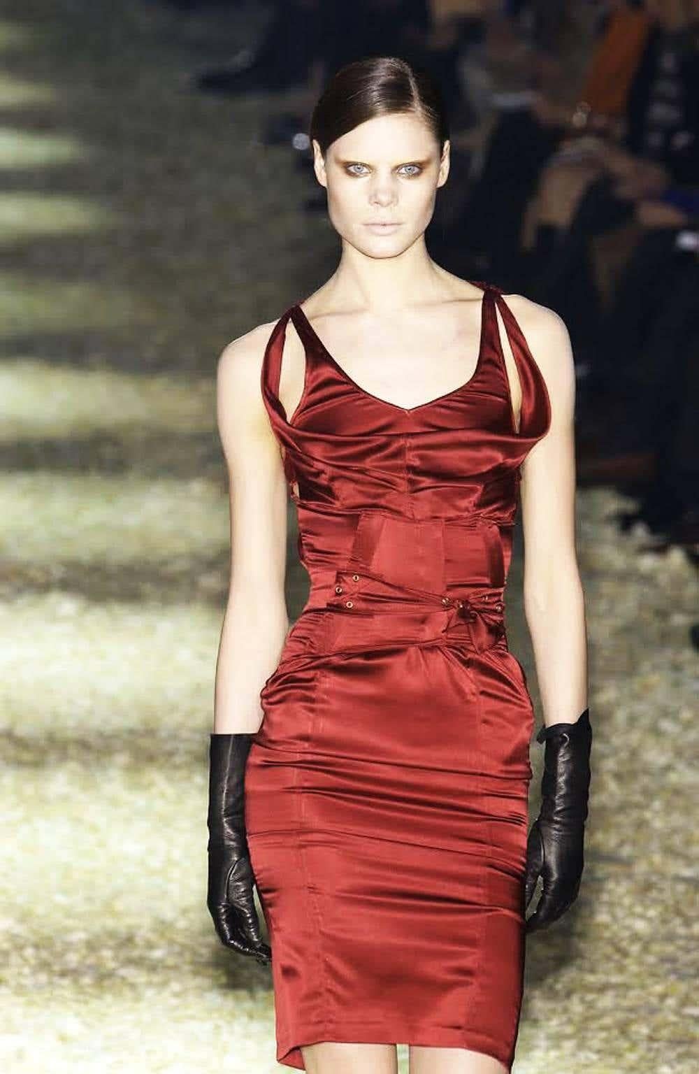 F/W 2003 Gucci by Tom Ford Red Silk Satin Corset Belted Runway Dress - RealList