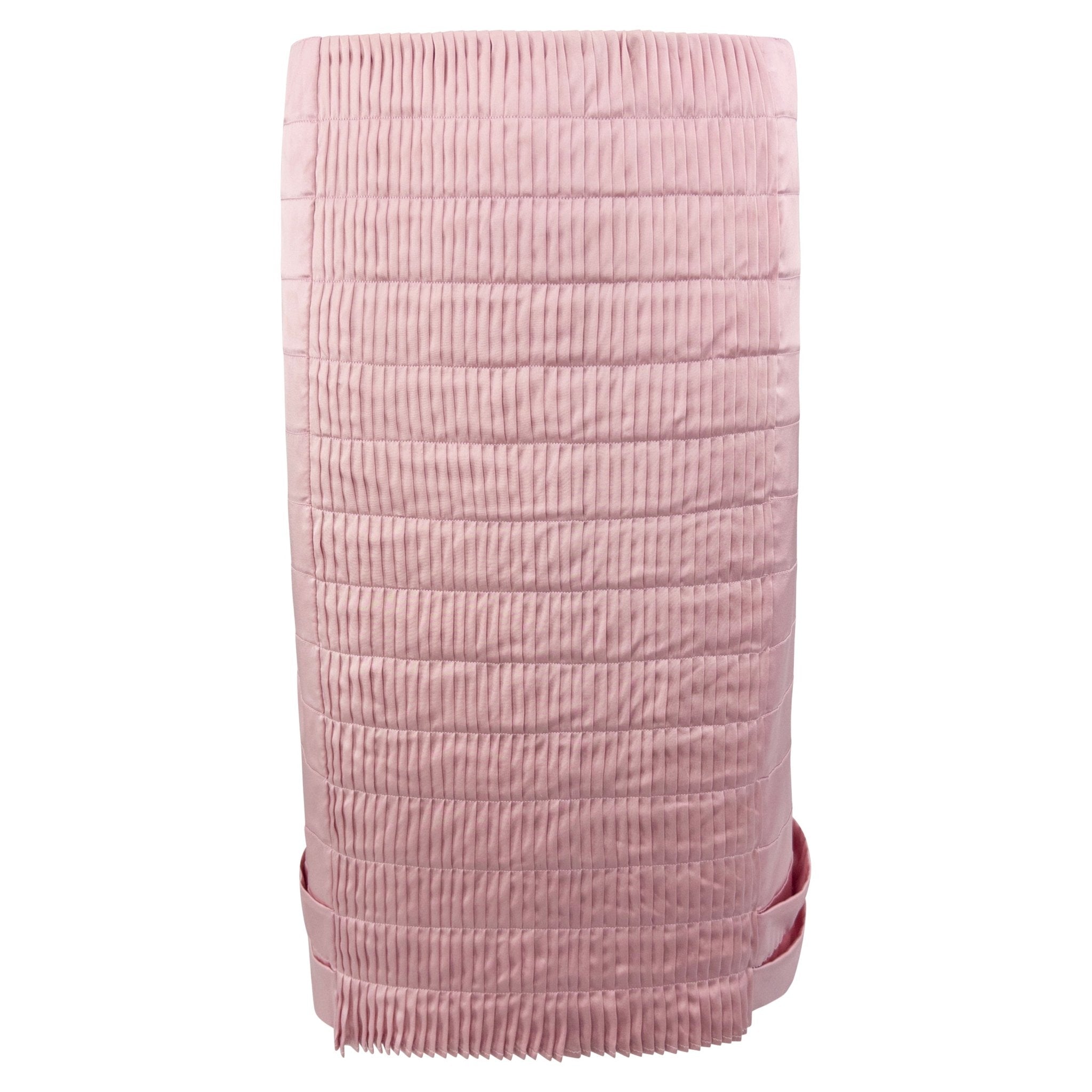 F/W 2004 Gucci by Tom Ford Baby Pink Satin Pleated Pencil Skirt - RealList