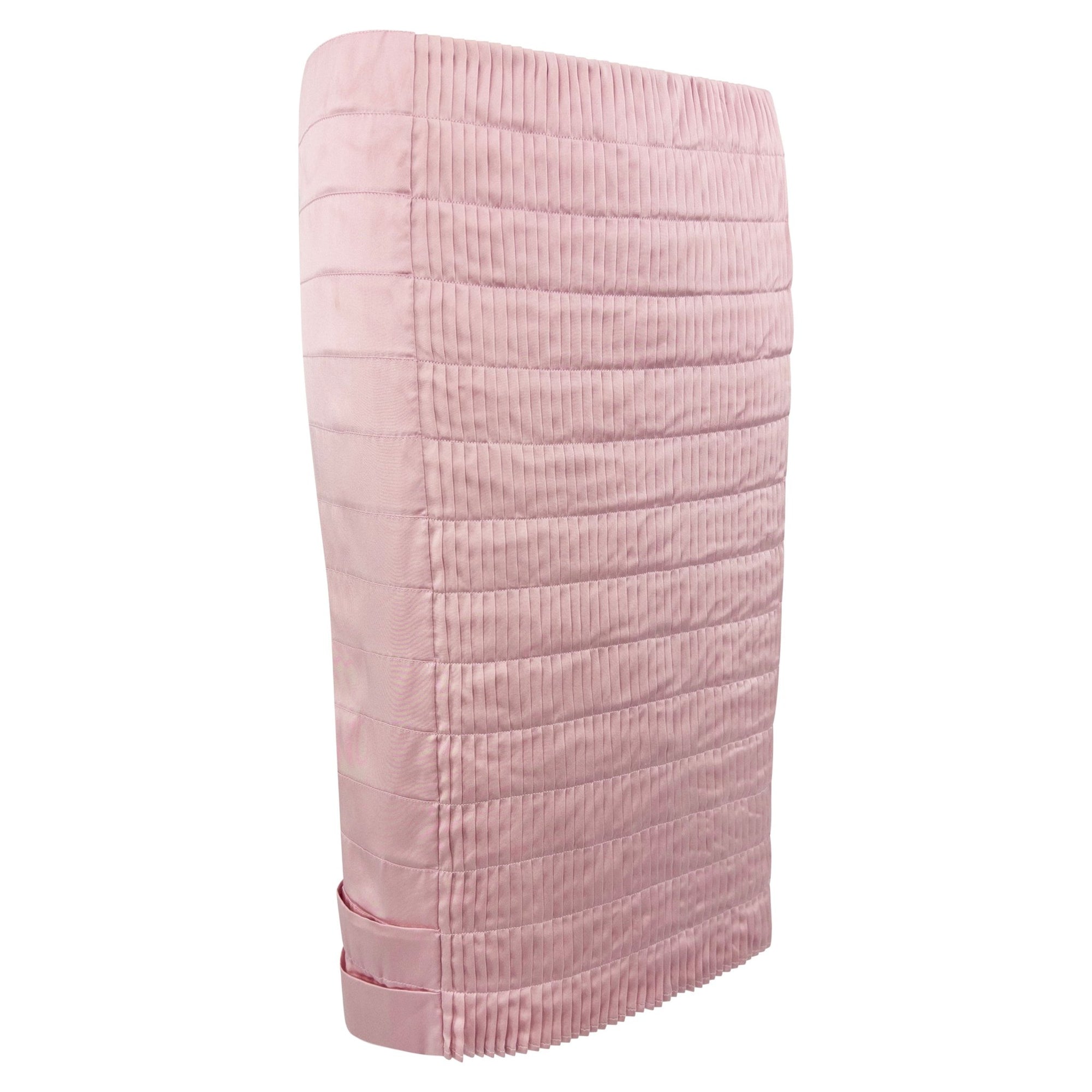 F/W 2004 Gucci by Tom Ford Baby Pink Satin Pleated Pencil Skirt - RealList