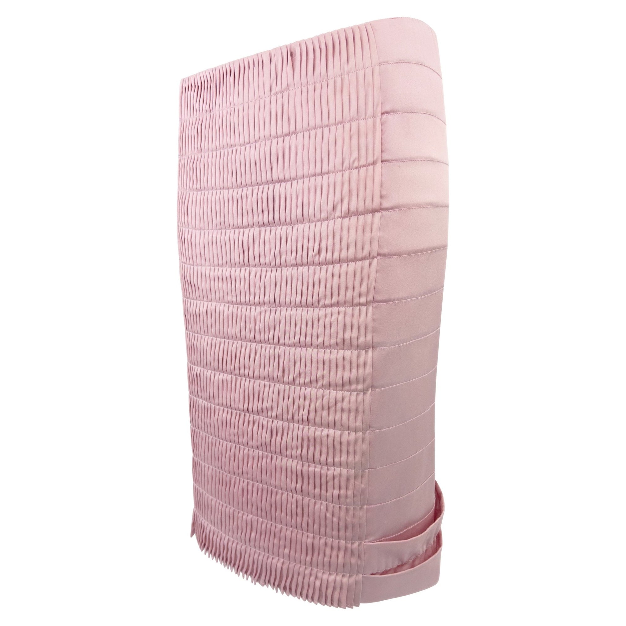 F/W 2004 Gucci by Tom Ford Baby Pink Satin Pleated Pencil Skirt - RealList