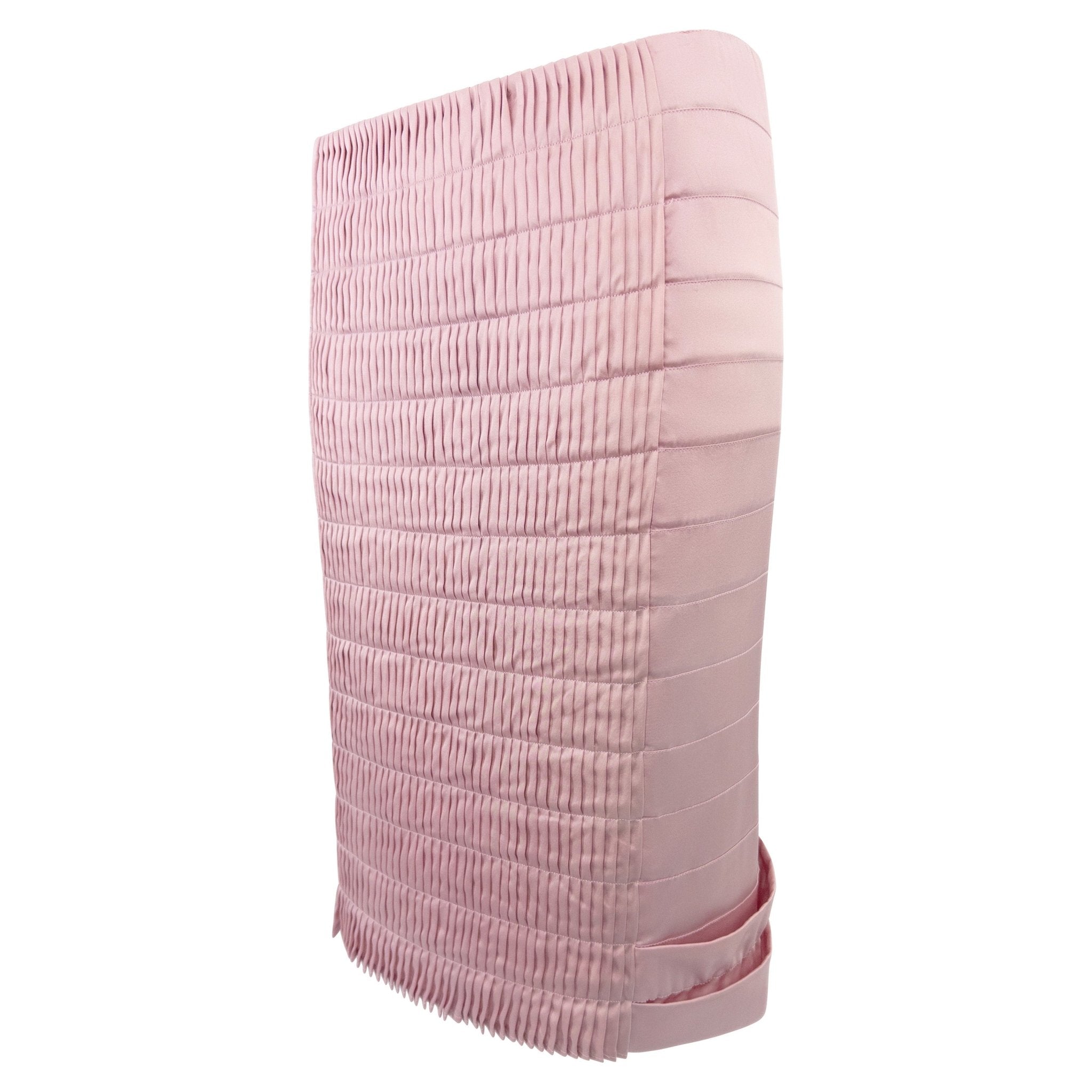 F/W 2004 Gucci by Tom Ford Baby Pink Satin Pleated Pencil Skirt - RealList