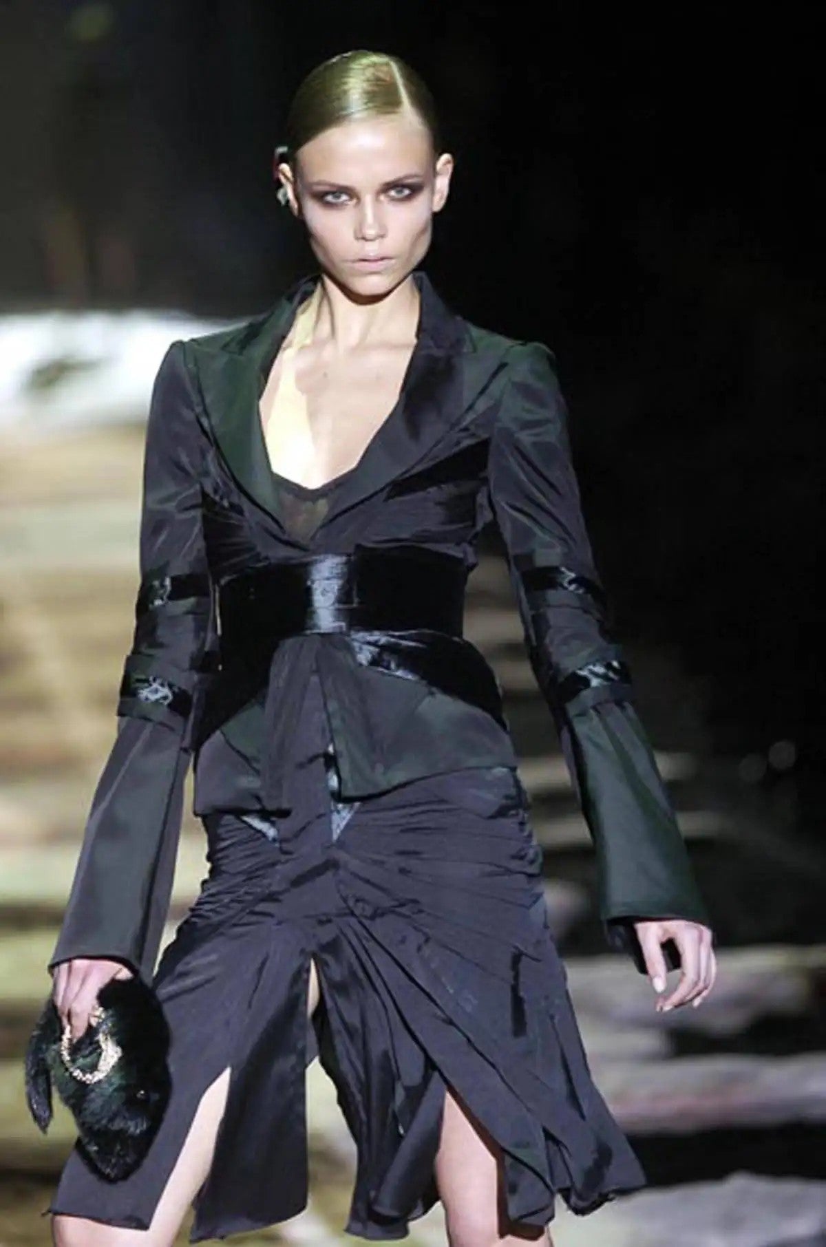 F/W 2004 Gucci by Tom Ford Black Velvet Runway Bell Sleeve Blazer - RealList