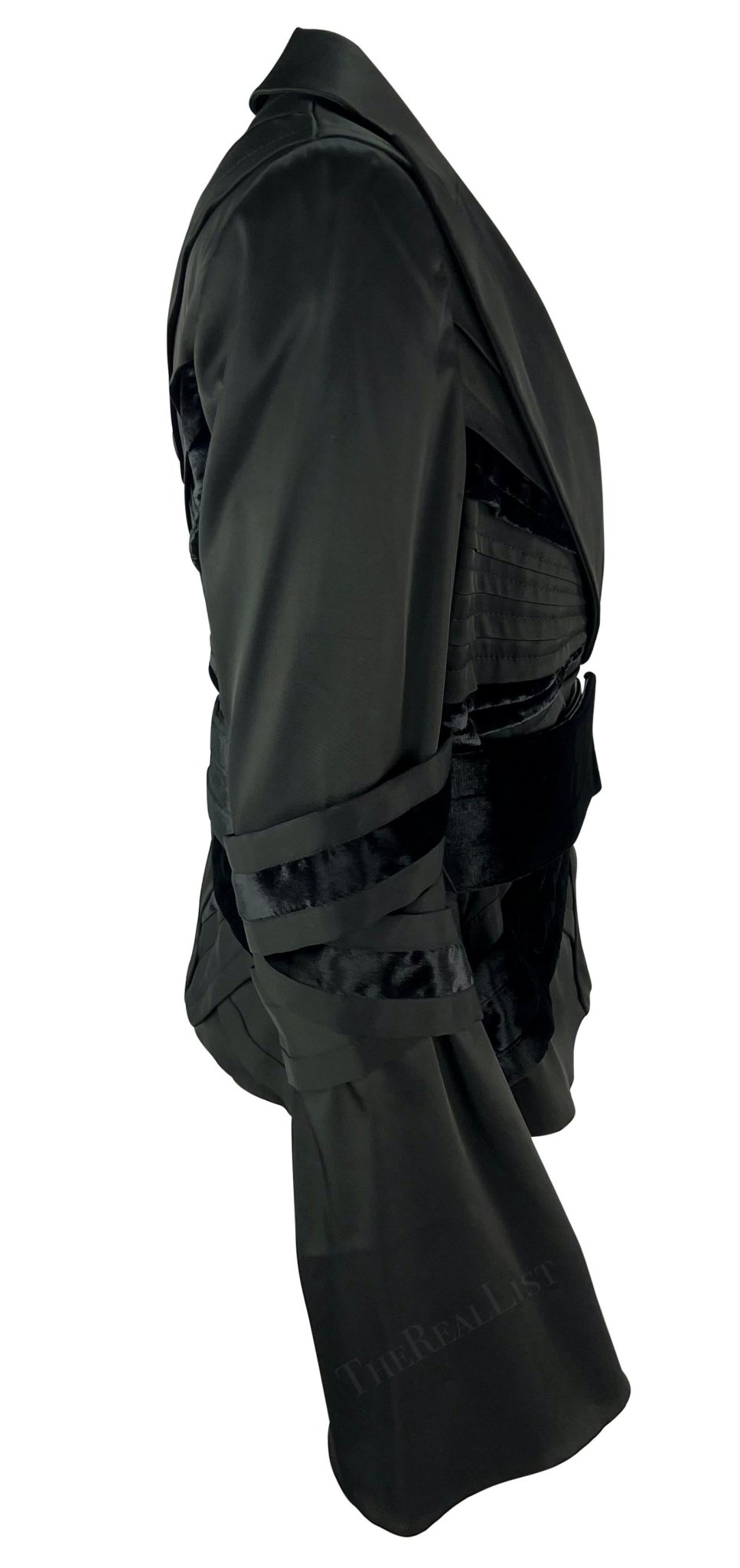 F/W 2004 Gucci by Tom Ford Black Velvet Runway Bell Sleeve Blazer - RealList