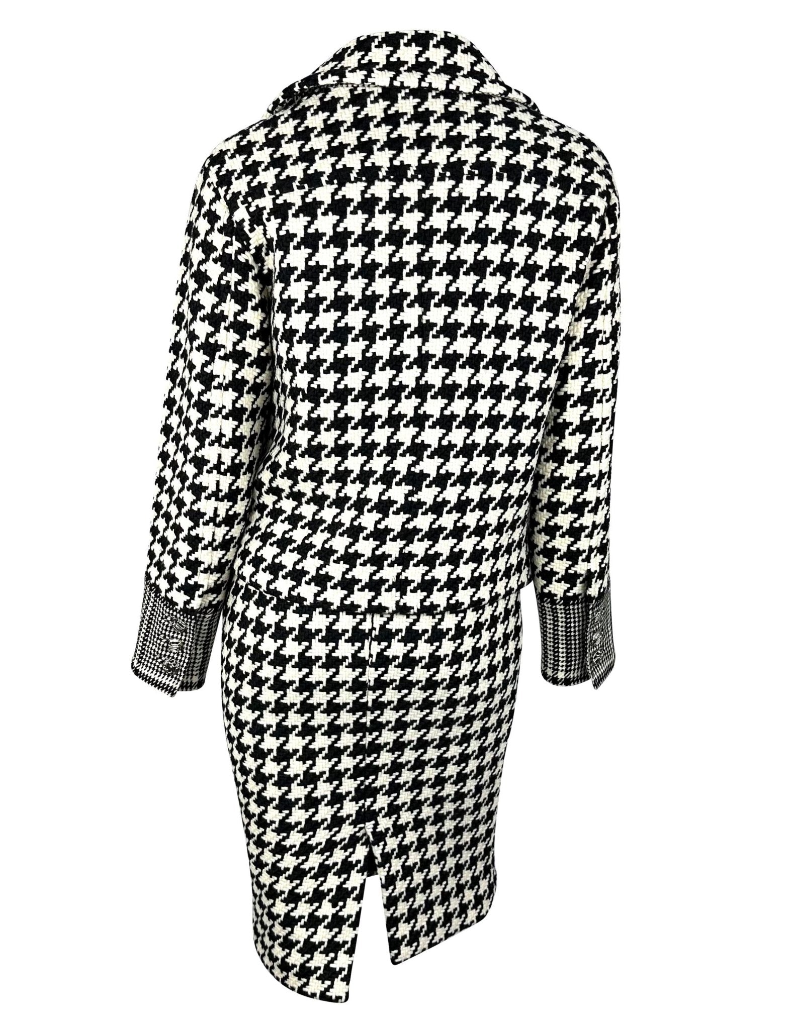 F/W 2004 Versace by Donatella Runway Black White Tweed Houndstooth Skirt Suit - RealList