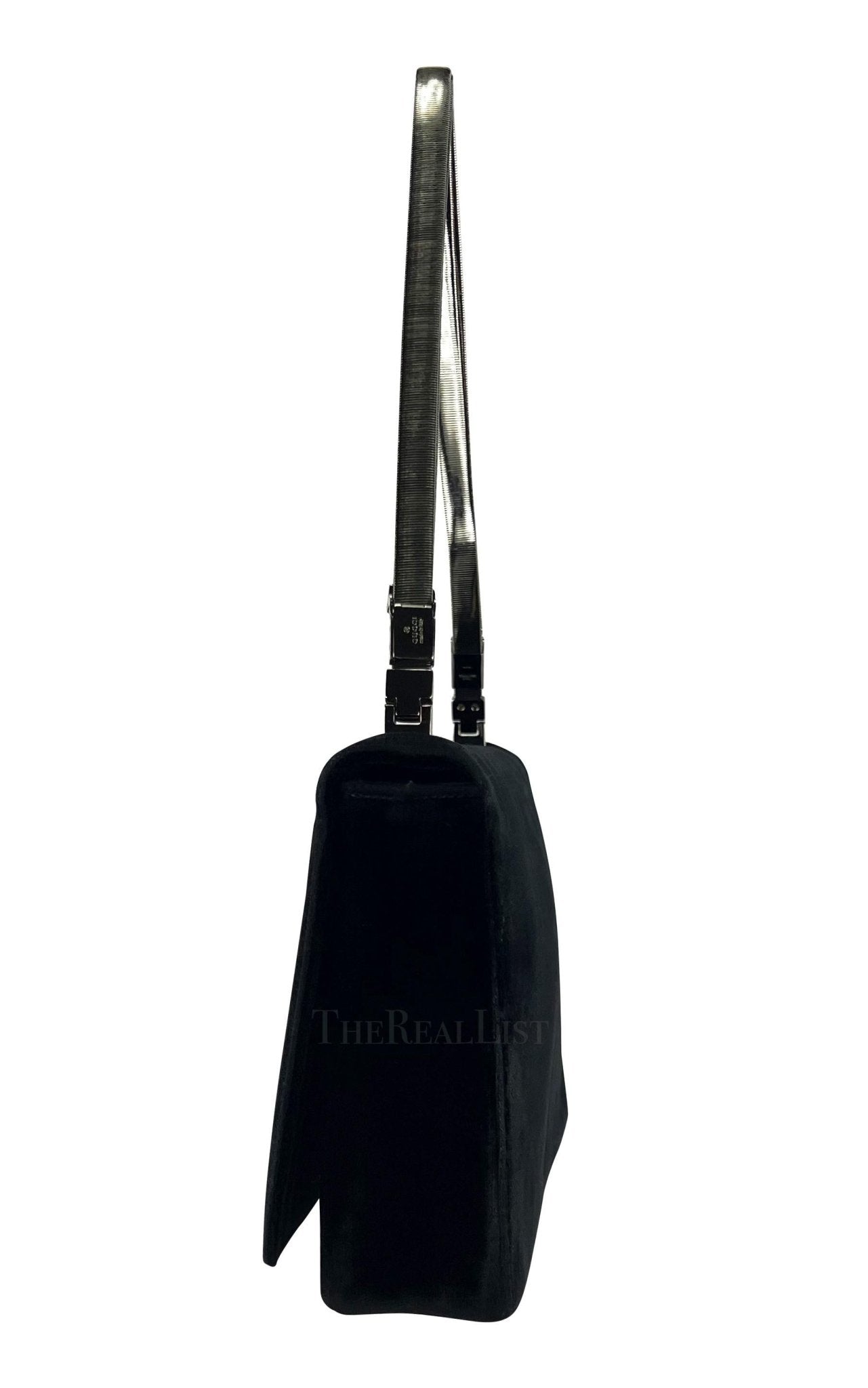 Late 1990s Gucci by Tom Ford Black Velvet Silver Chain Mini Shoulder Bag - RealList