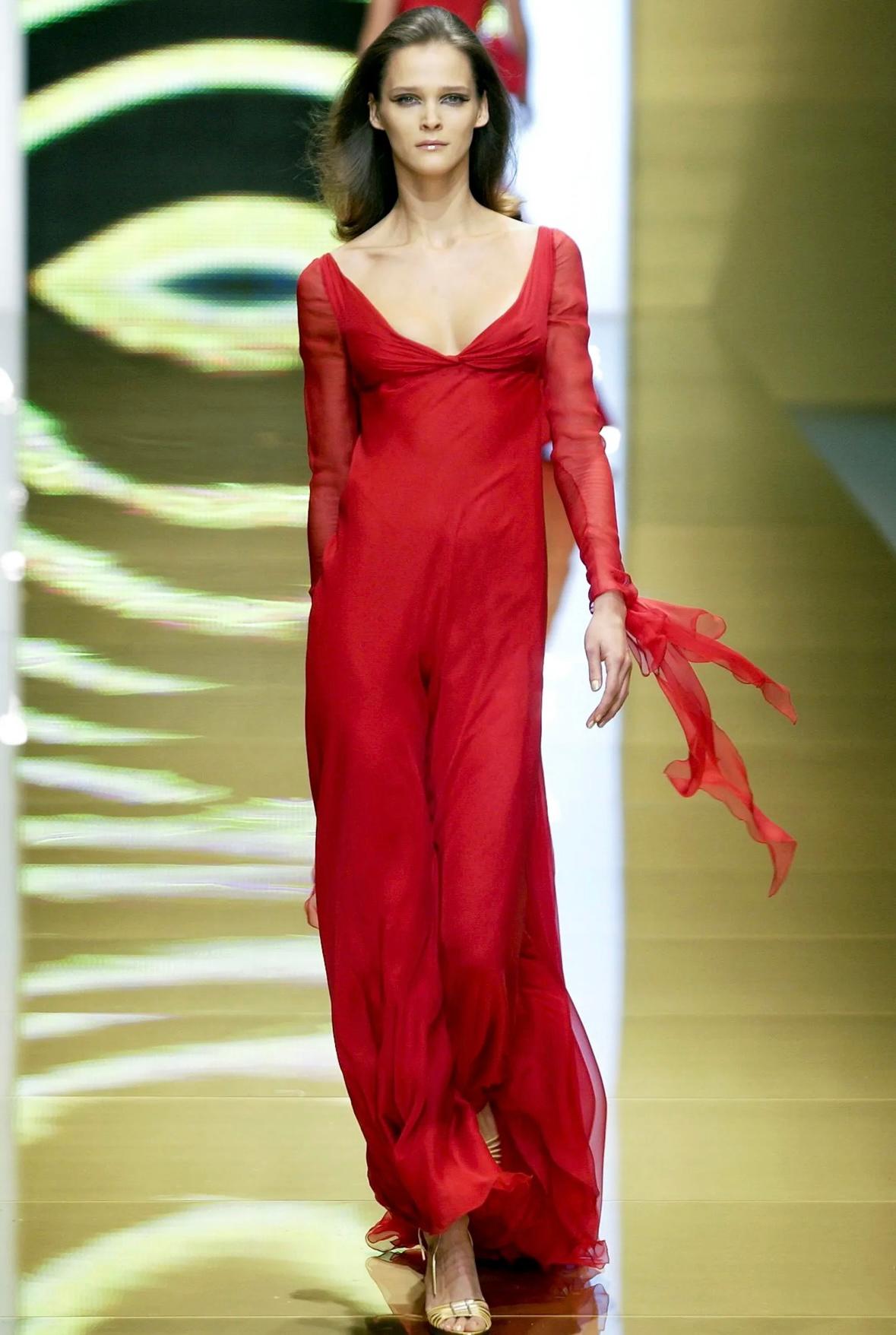 NWT F/W 2002 Valentino Garavani Runway Finale Red Silk Chiffon Train Gown - RealList