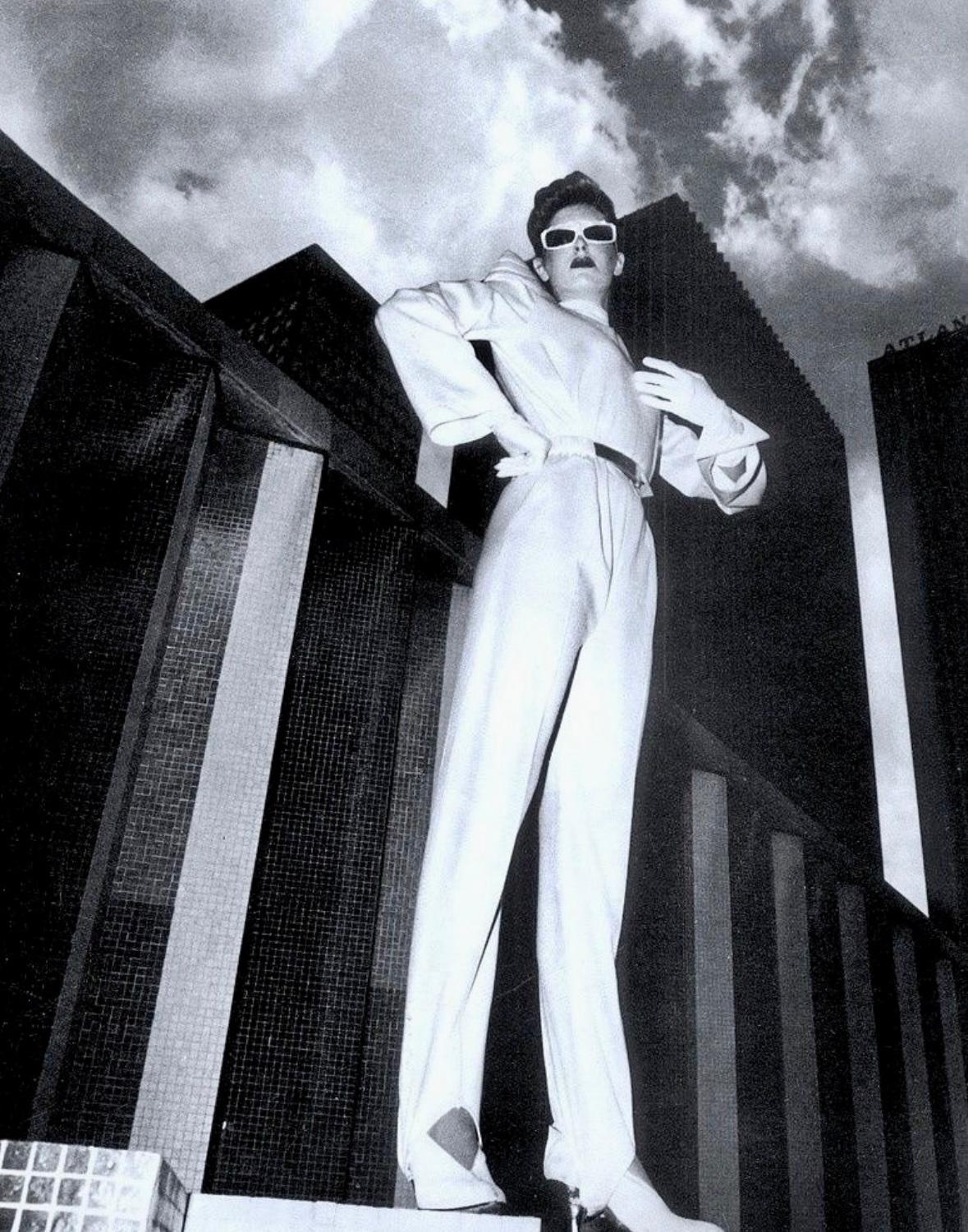 S/S 1979 Thierry Mugler Red Opalescent Red Sculpted Rectangular Sunglasses - RealList