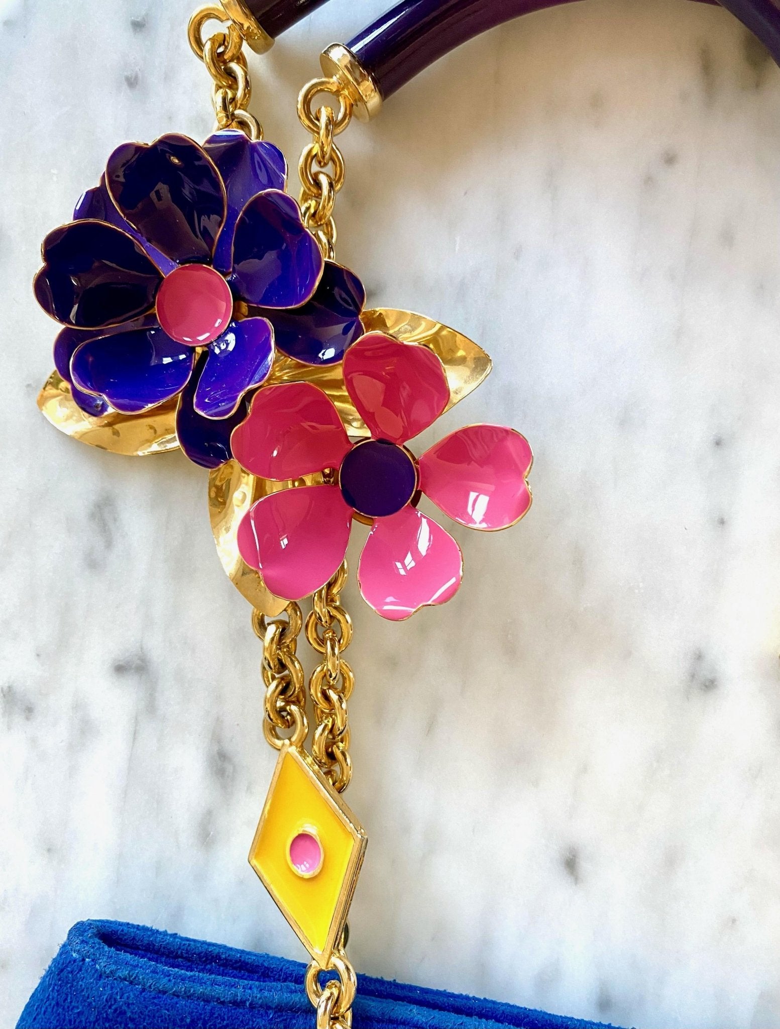 S/S 1991 Gianni Versace Blue Velvet Bag with Enamel Flower Chain Atelier Versace - RealList