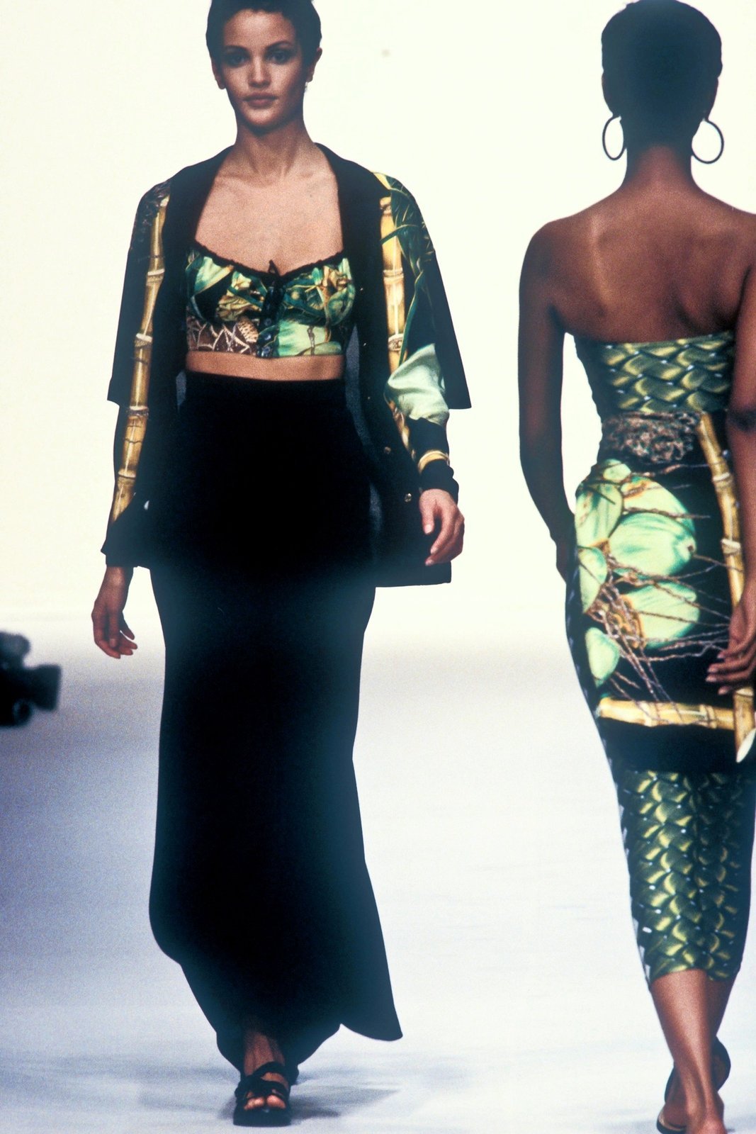 S/S 1994 Hermès Runway Jardin Créole Print White Green Silk Bralette Crop Top - RealList