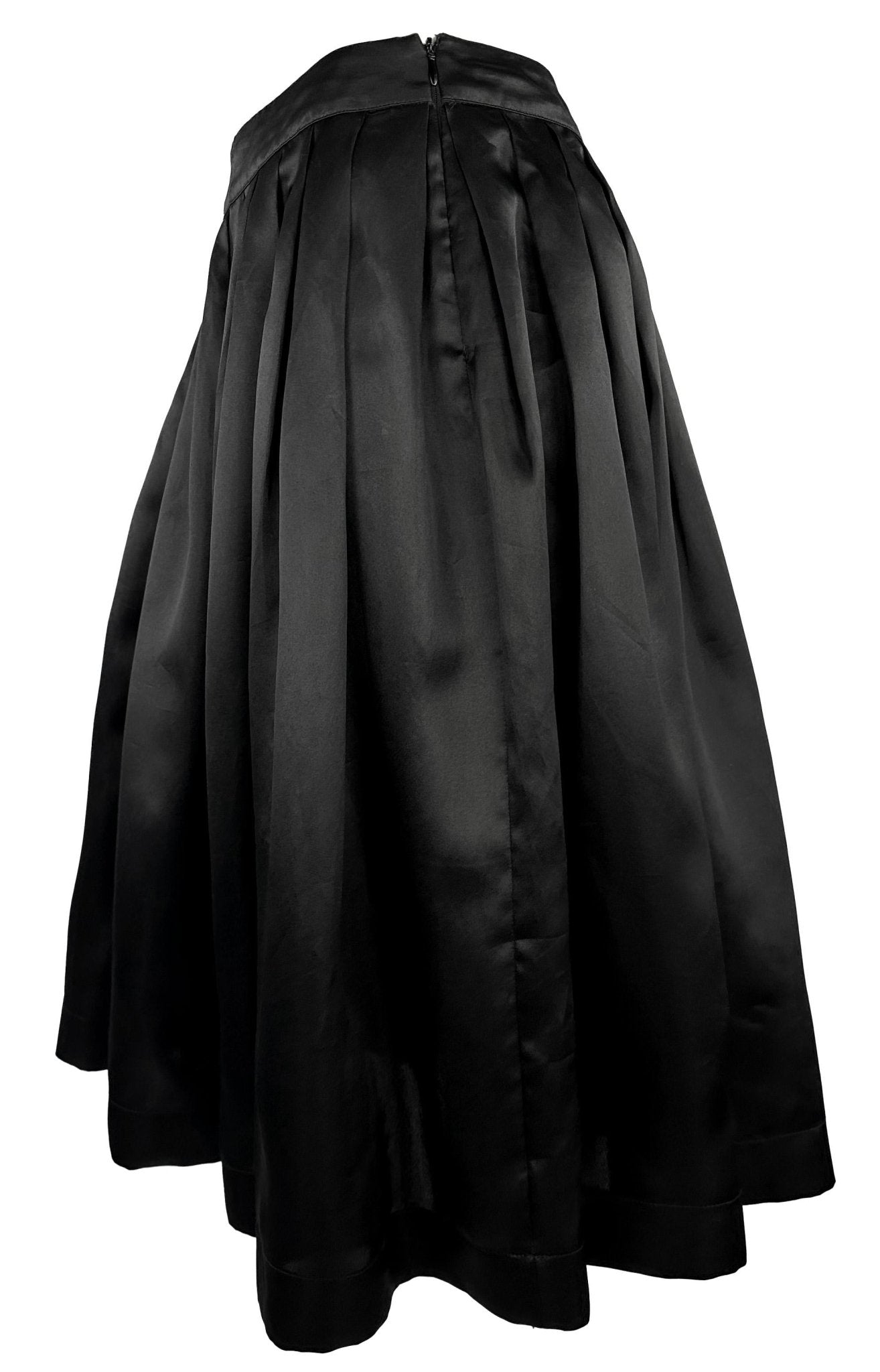 S/S 1995 Gucci by Tom Ford Runway Black Silk Satin Pleated Flare Skirt - RealList