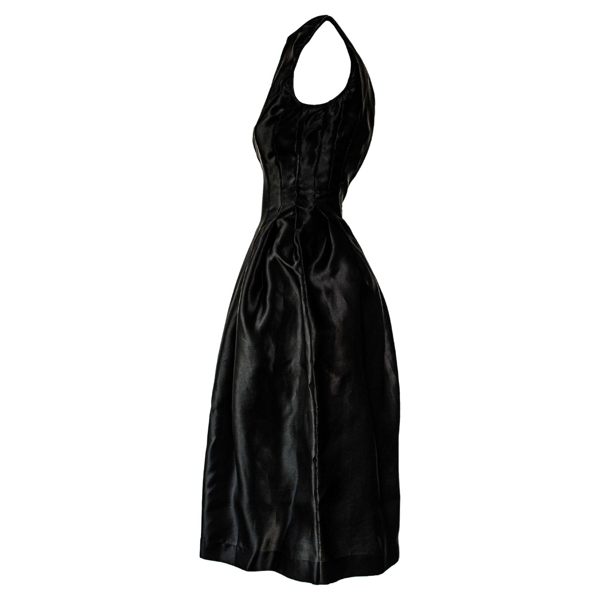 S/S 1995 Gucci by Tom Ford Runway Debut Structured Black Silk Dress - RealList